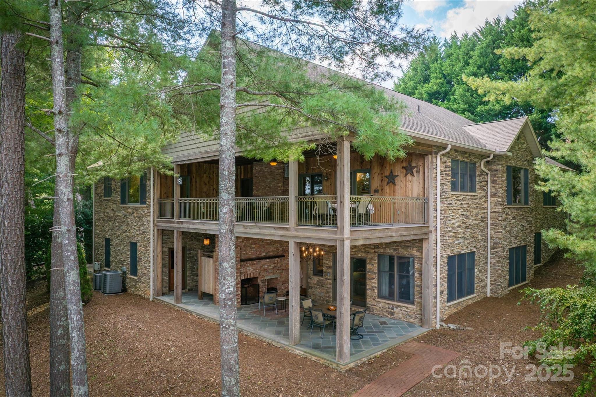 1831 Sandy Cove Drive — Morganton