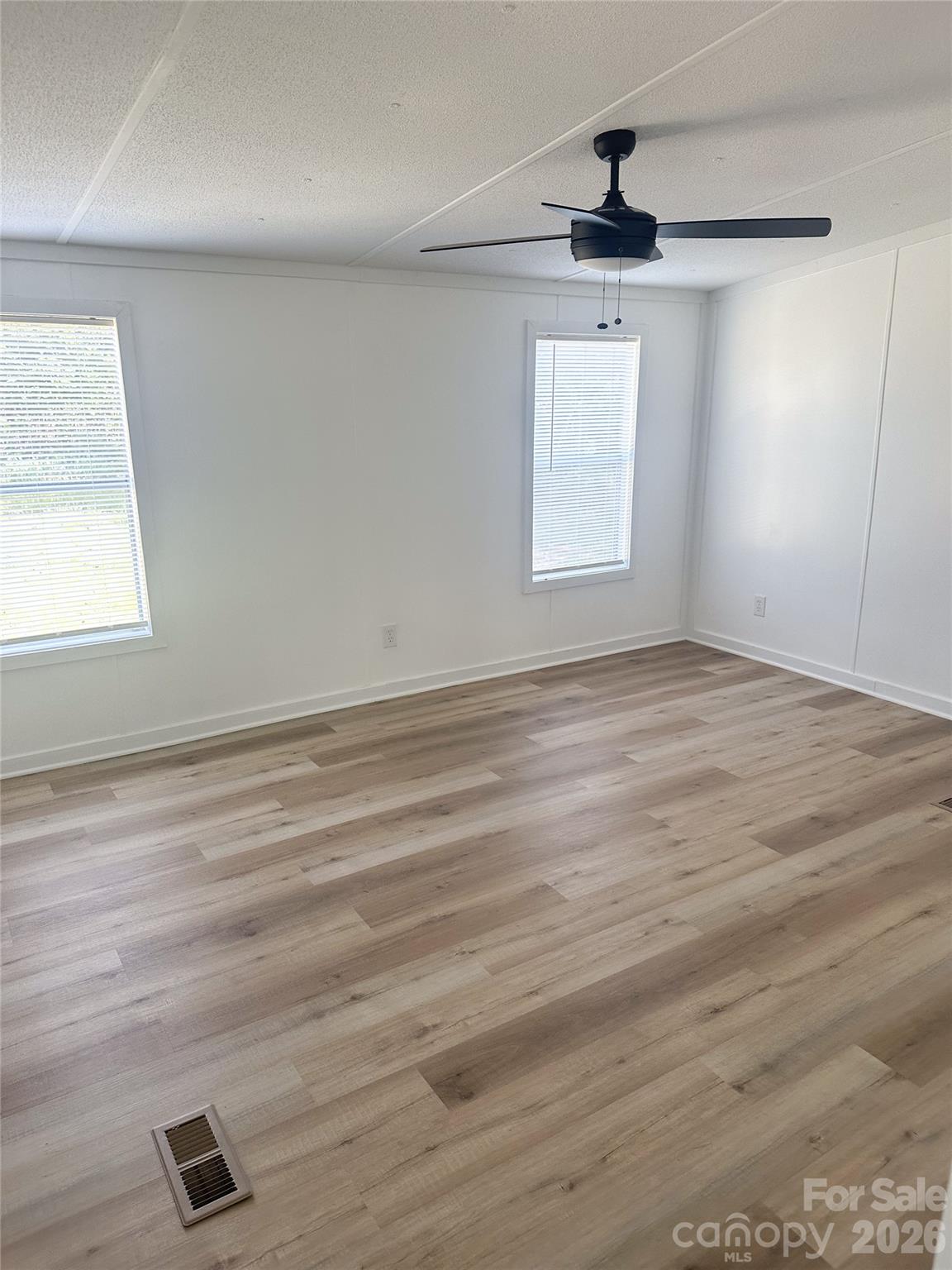 2976 Stephens Road — Bethune