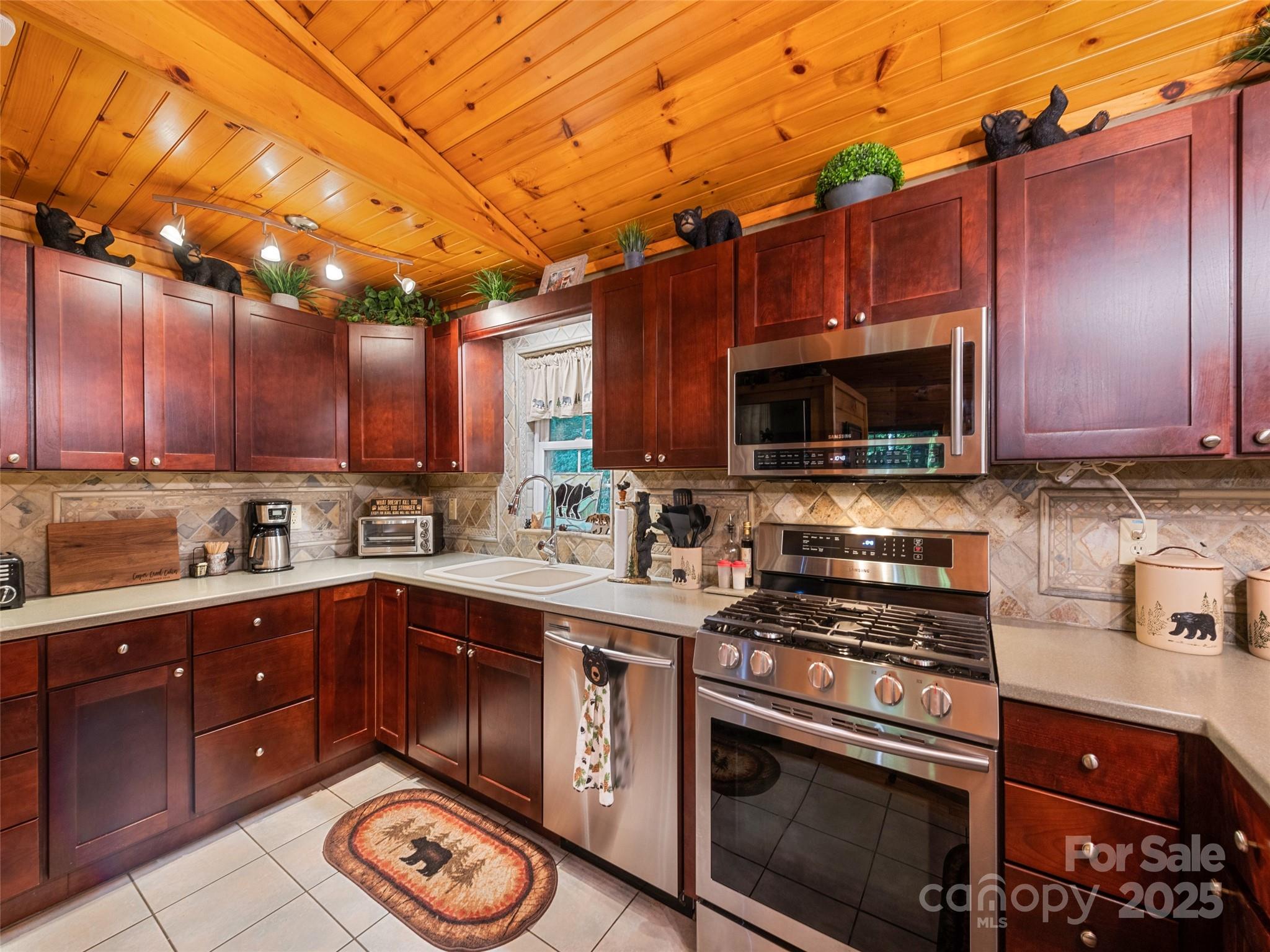 839 Wolf Laurel Drive — Maggie Valley