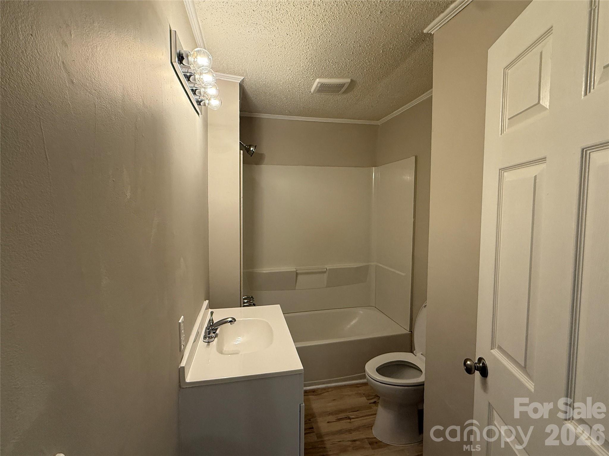 1555 Collinston Drive — Gastonia