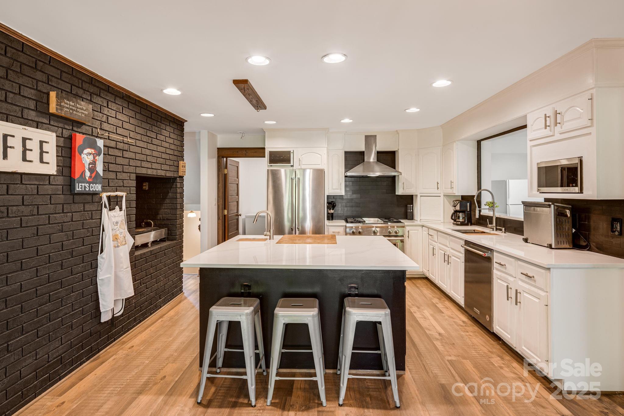 131 Jonadel Court — Lake Lure