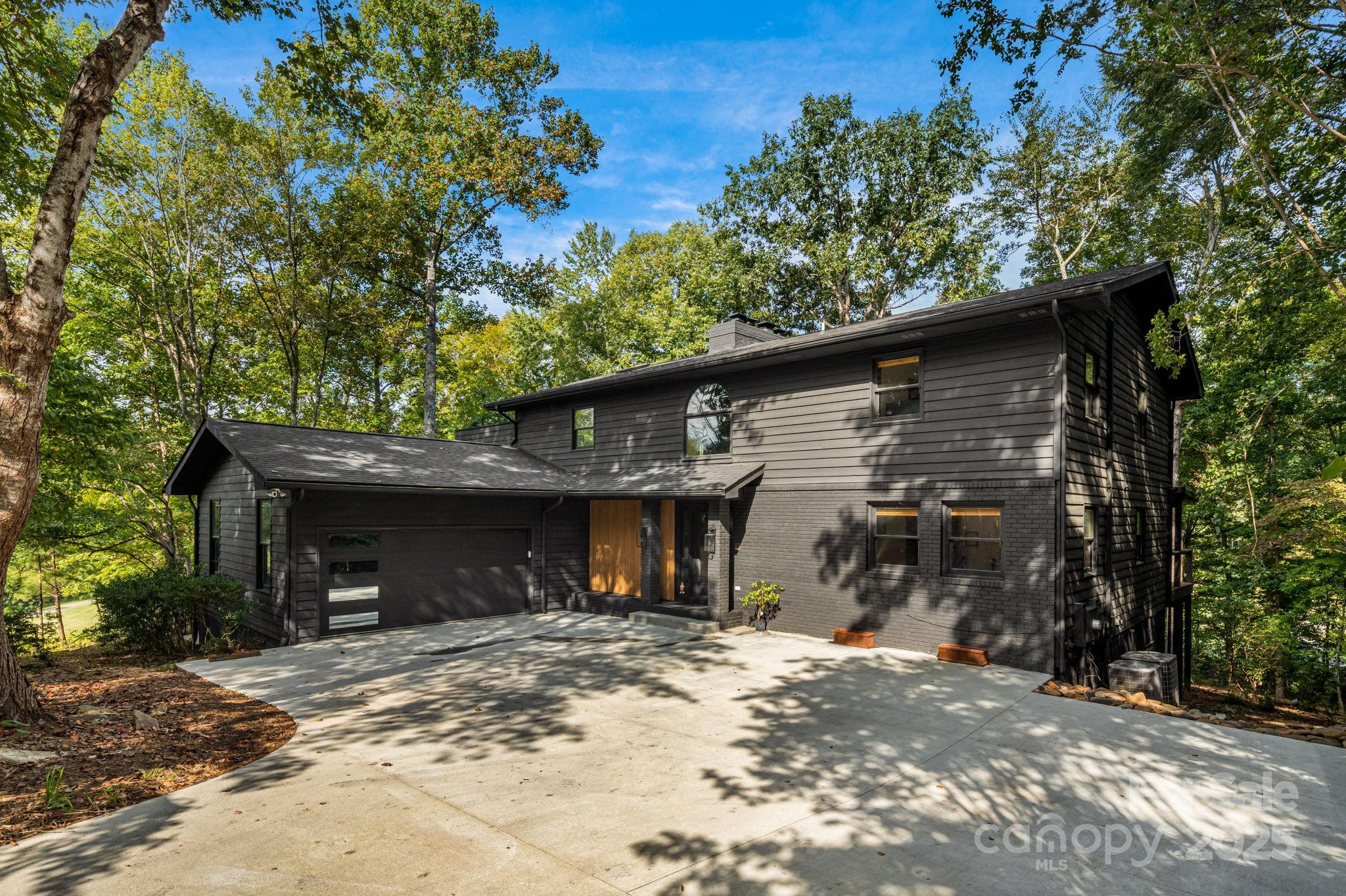 131 Jonadel Court — Lake Lure