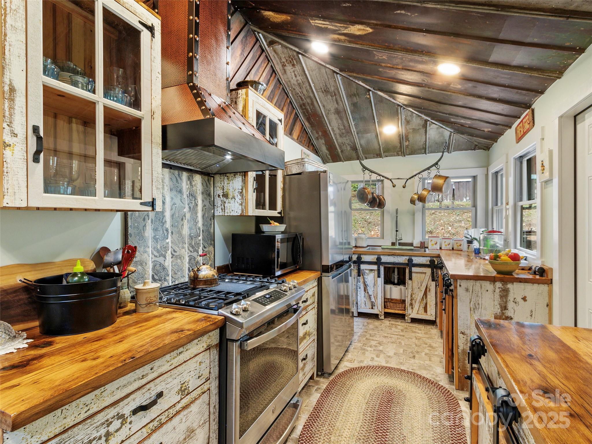 407 Terrell Drive — Bakersville