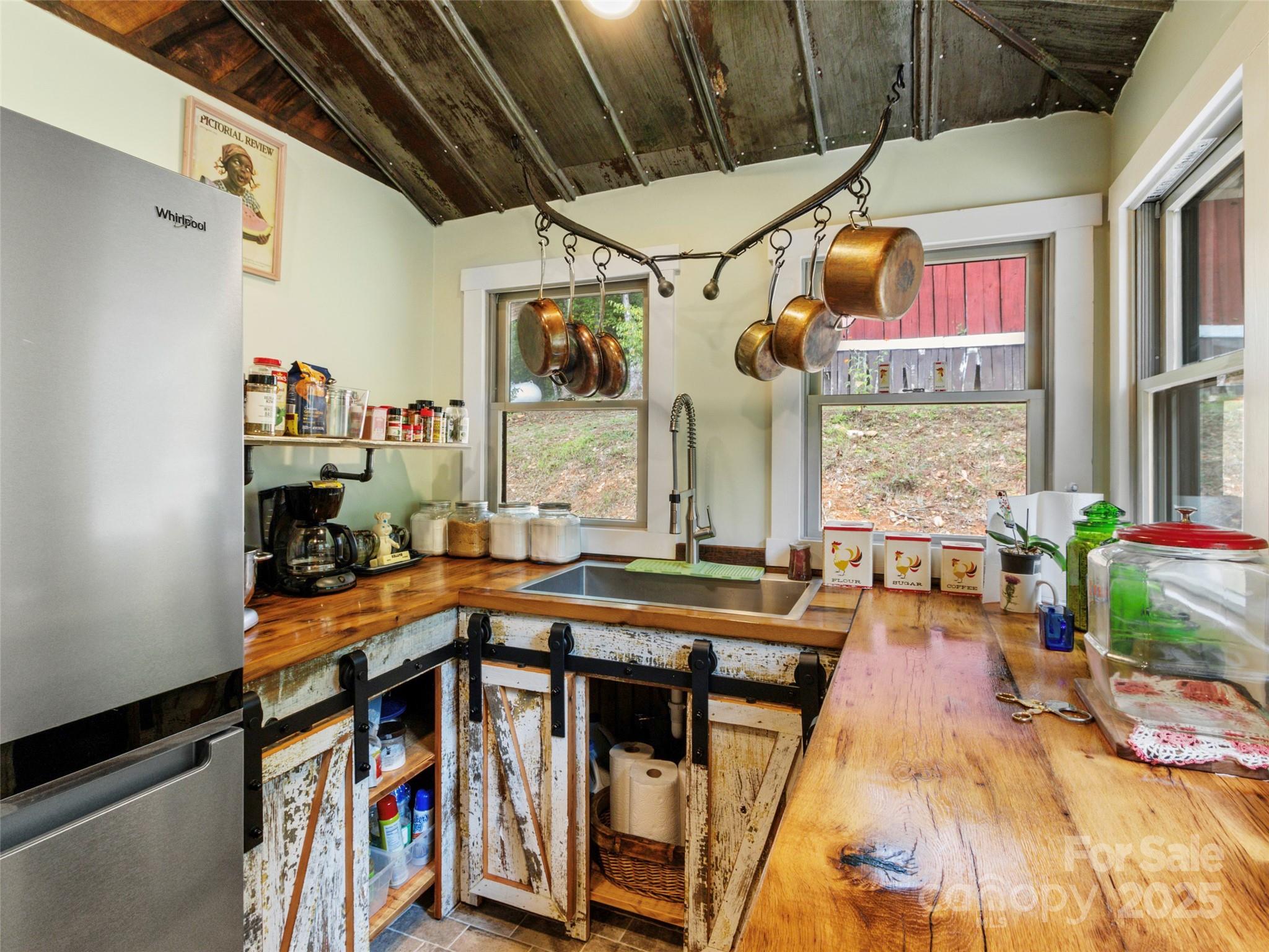 407 Terrell Drive — Bakersville