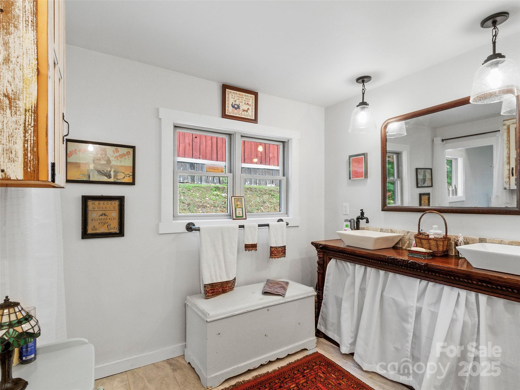 407 Terrell Drive — Bakersville
