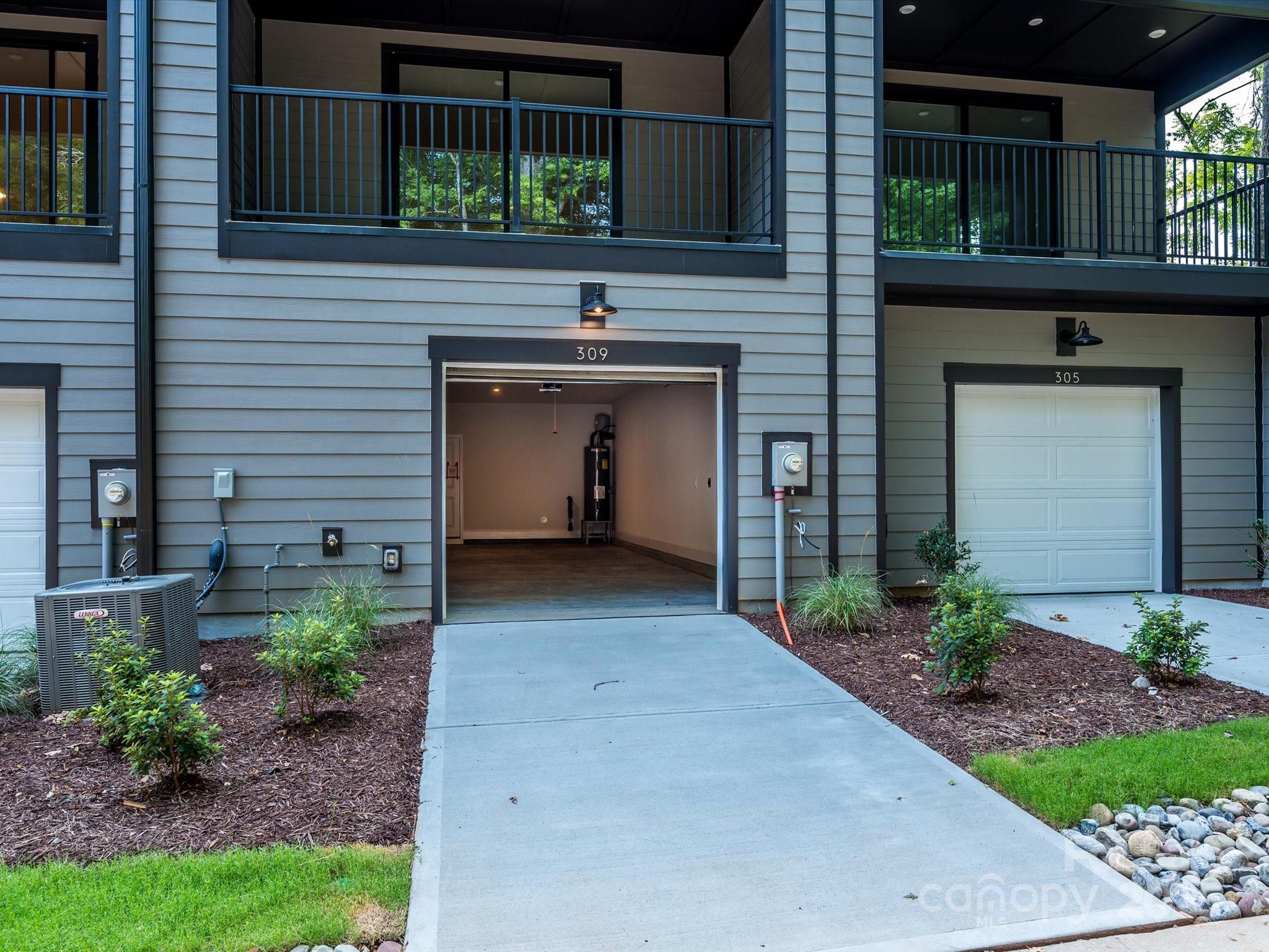 309 Old Town Village Road — Waxhaw
