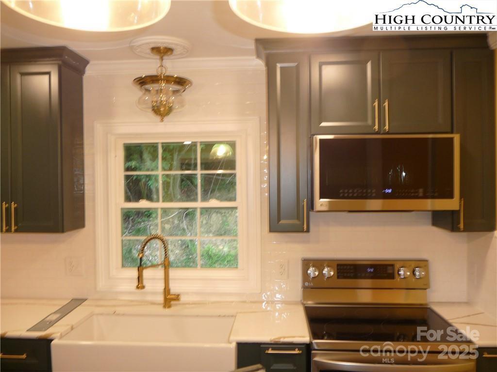 384 New River Heights #12 — Boone