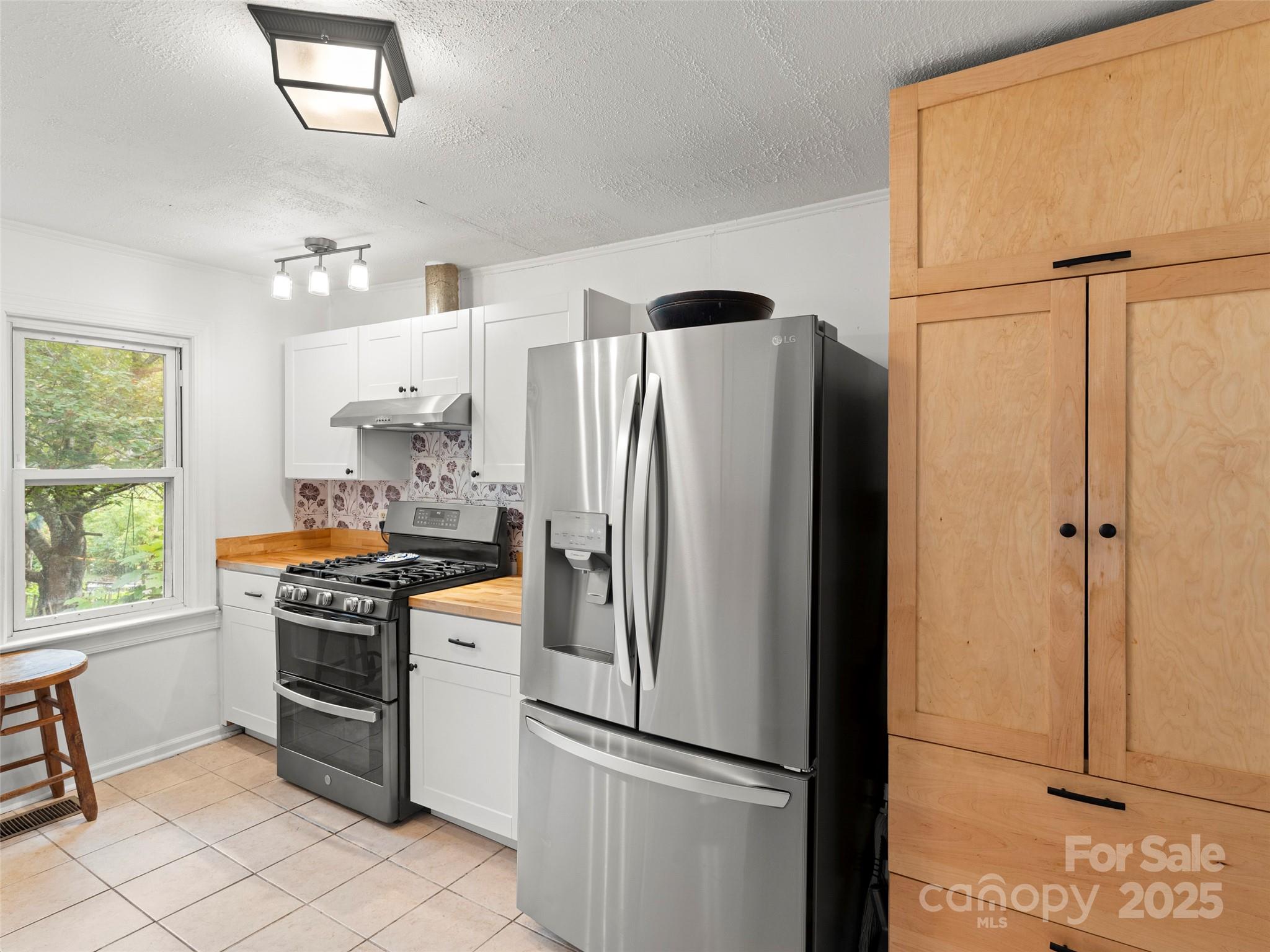 27 Barkn Cove — Canton