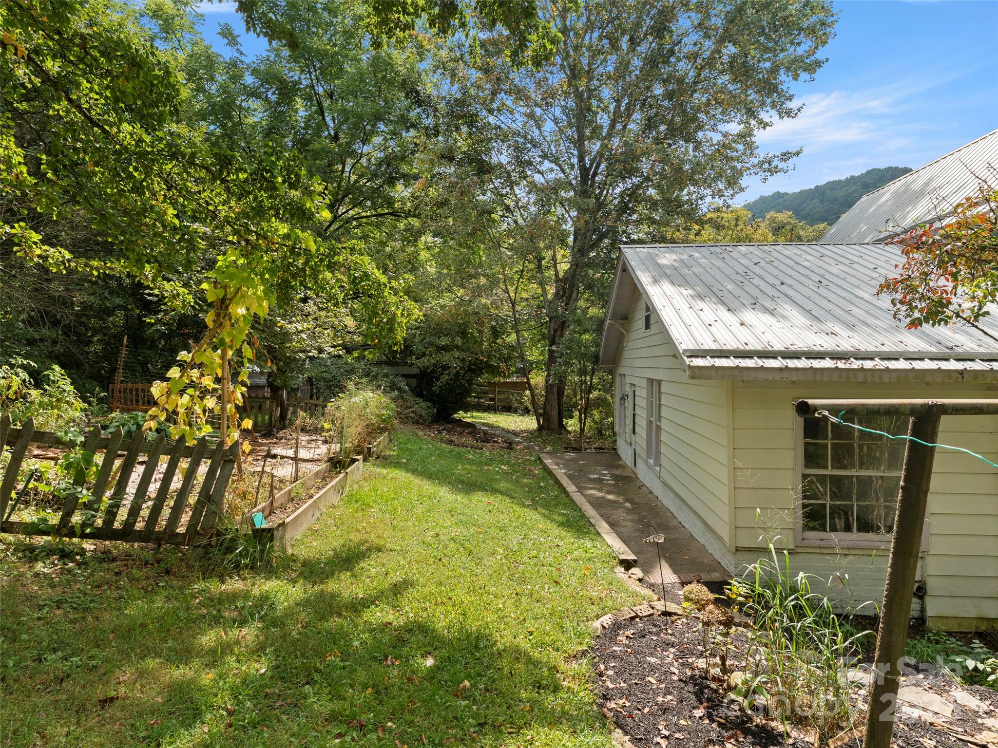27 Barkn Cove — Canton