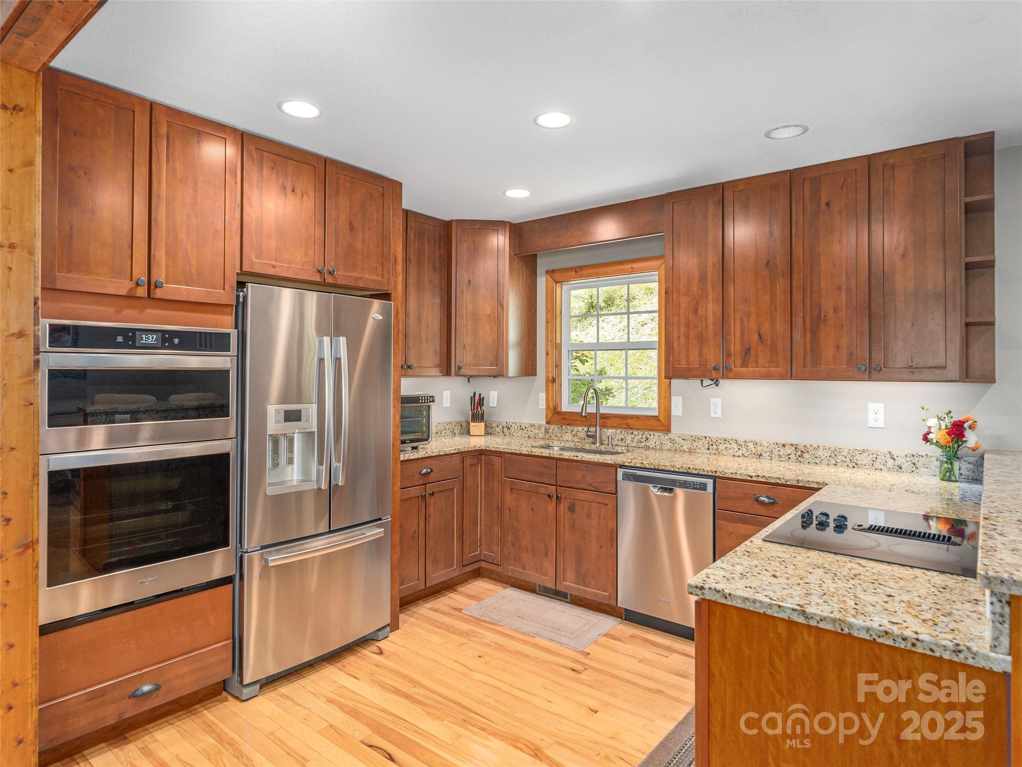 27 Little Roundtop Road — Clyde