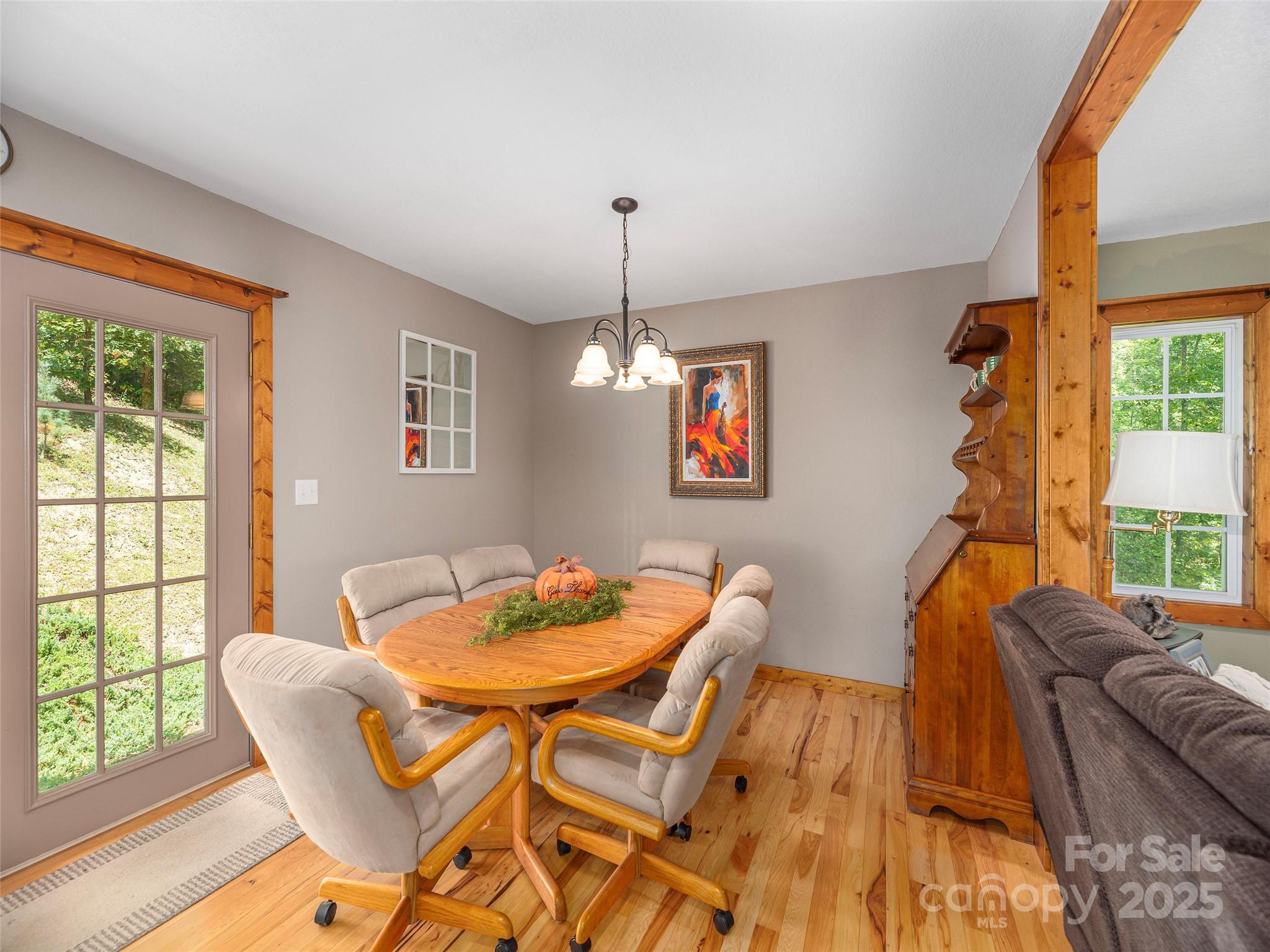 27 Little Roundtop Road — Clyde