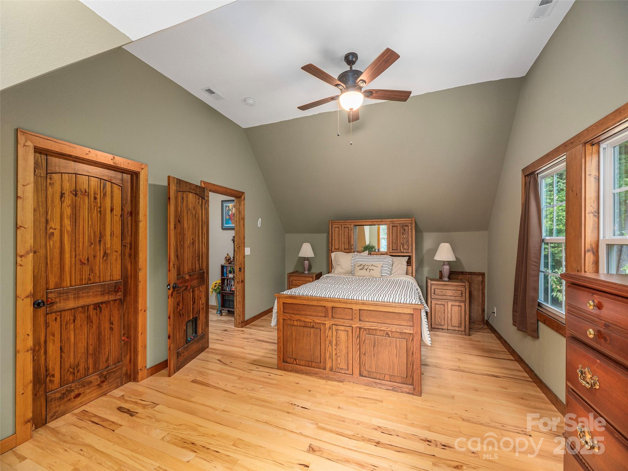 27 Little Roundtop Road — Clyde