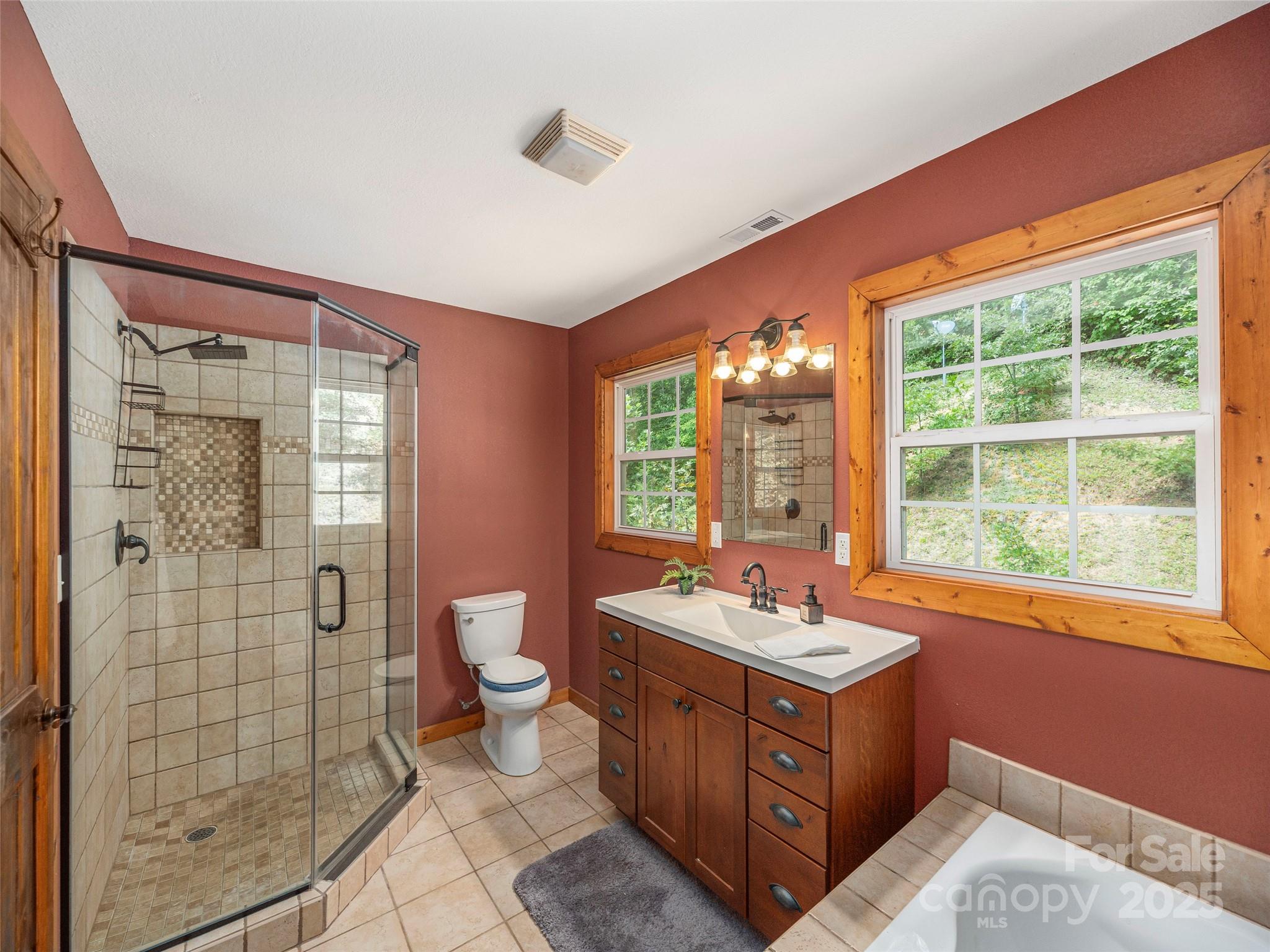 27 Little Roundtop Road — Clyde