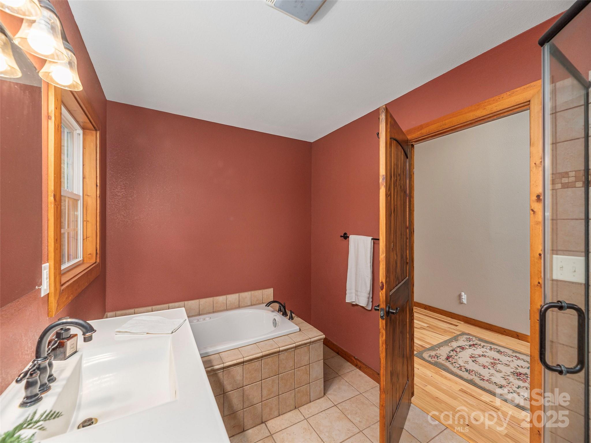 27 Little Roundtop Road — Clyde