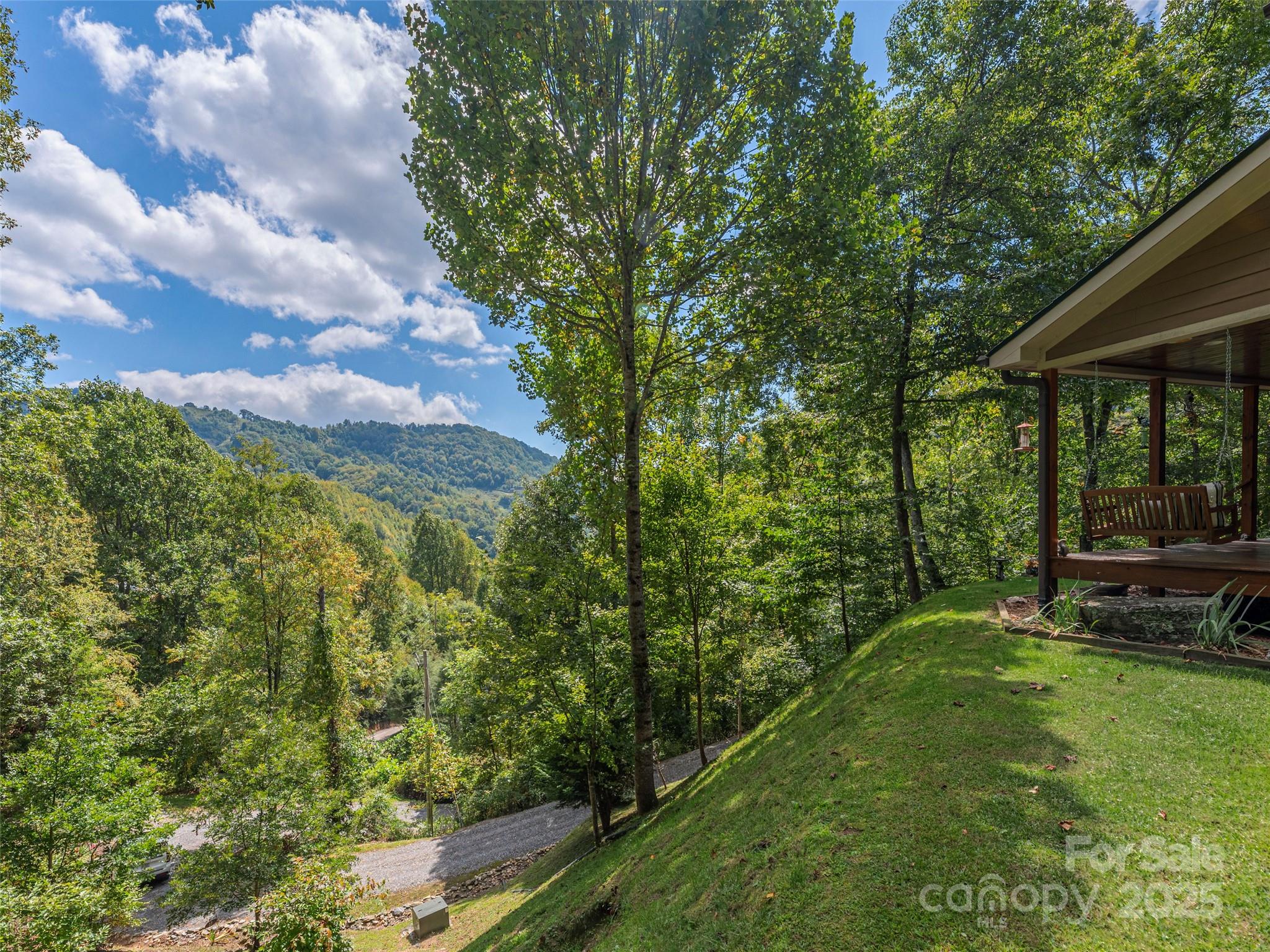 27 Little Roundtop Road — Clyde