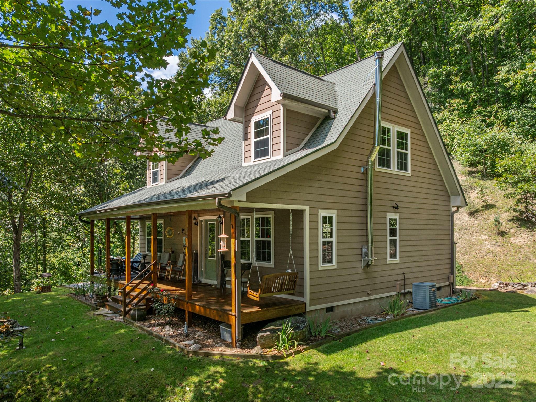 27 Little Roundtop Road — Clyde
