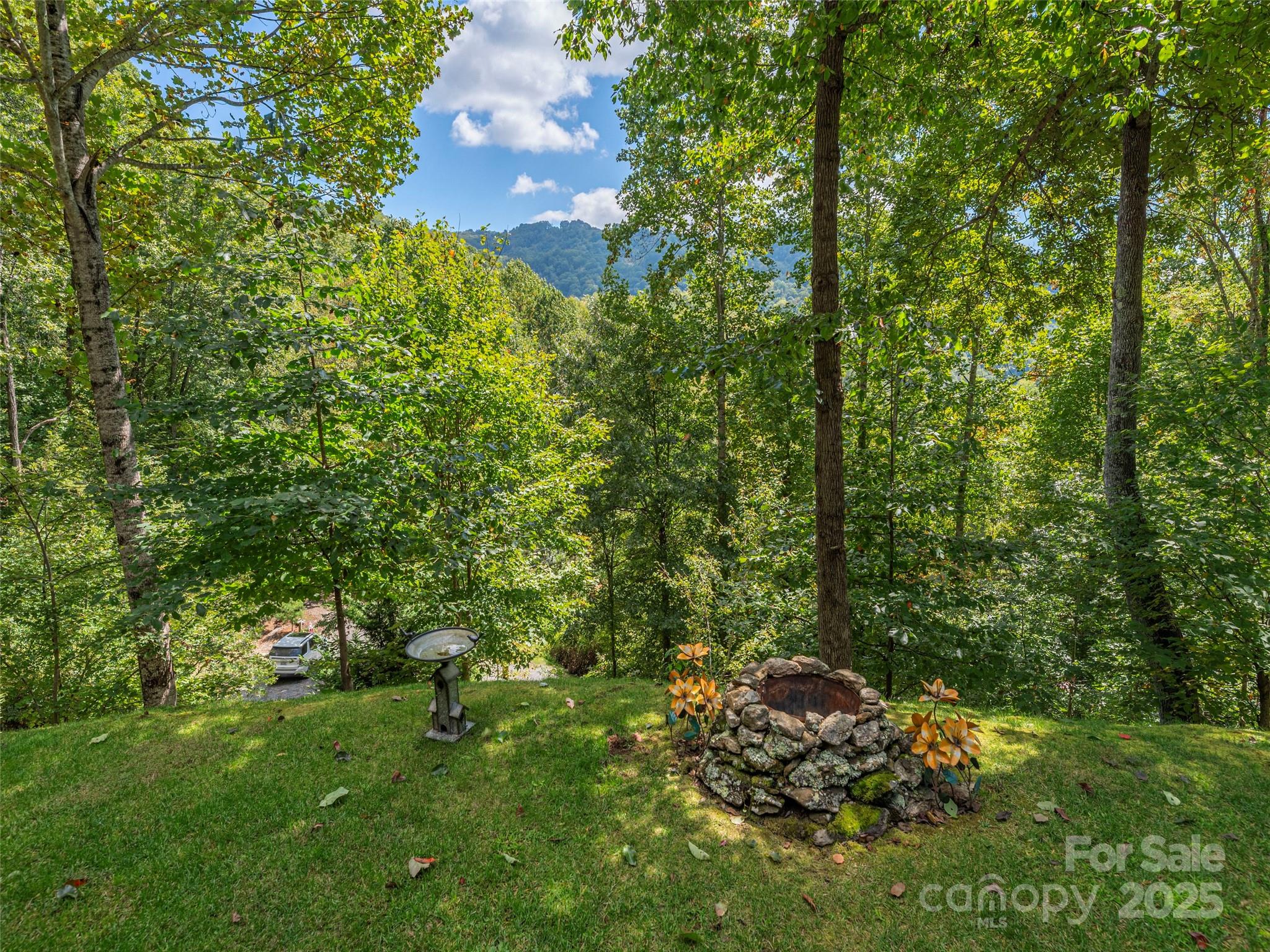 27 Little Roundtop Road — Clyde