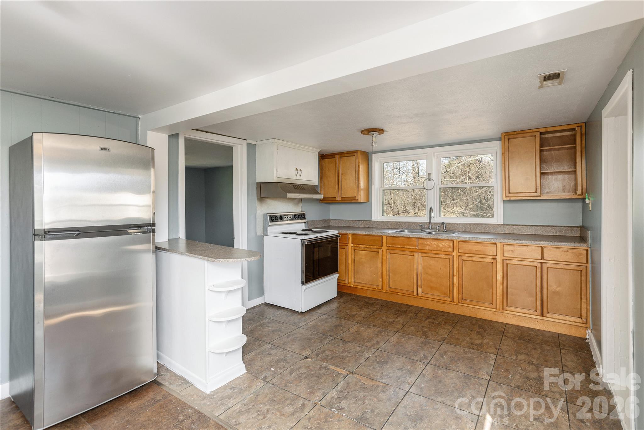 22 Madrid Lane — Hendersonville