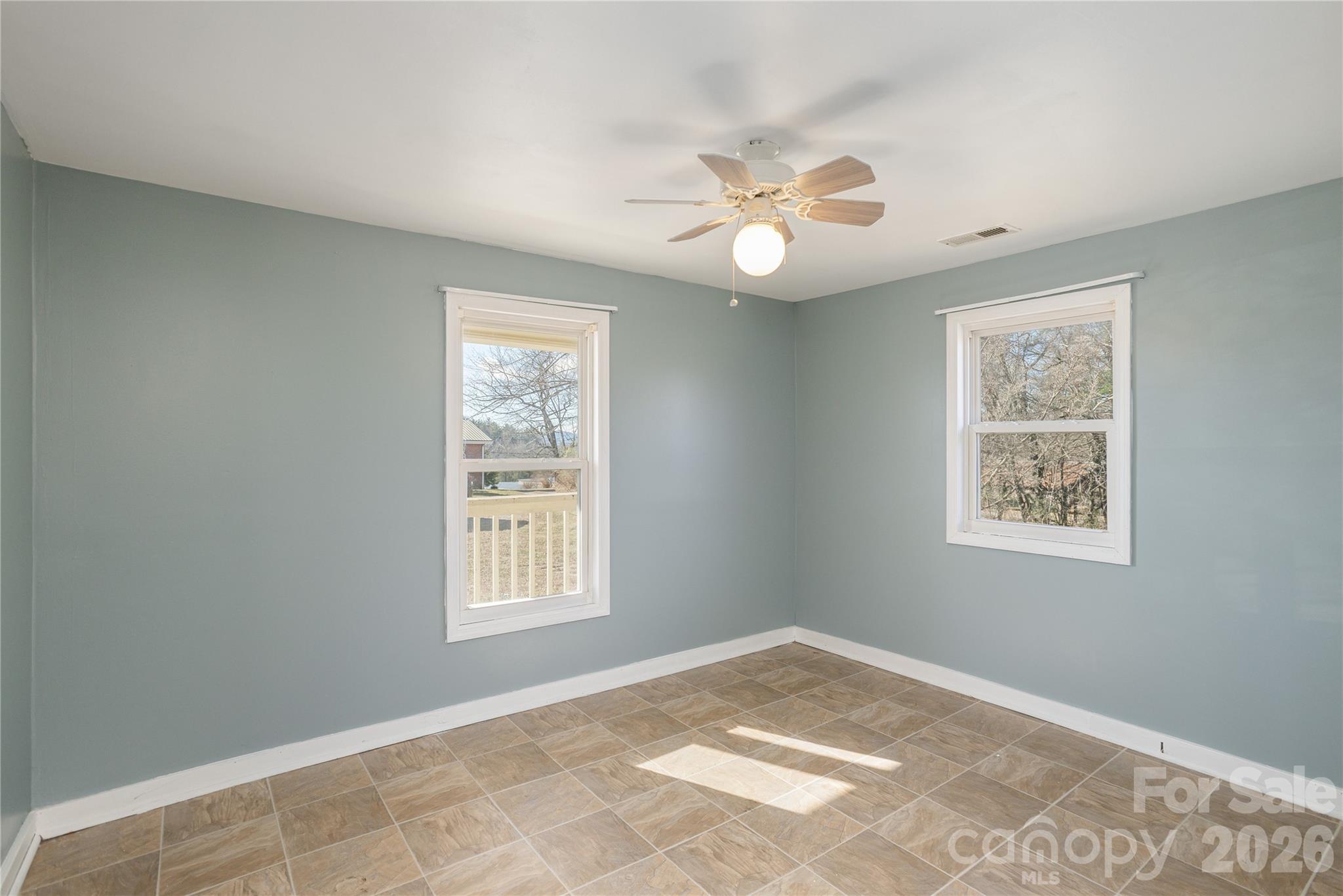22 Madrid Lane — Hendersonville