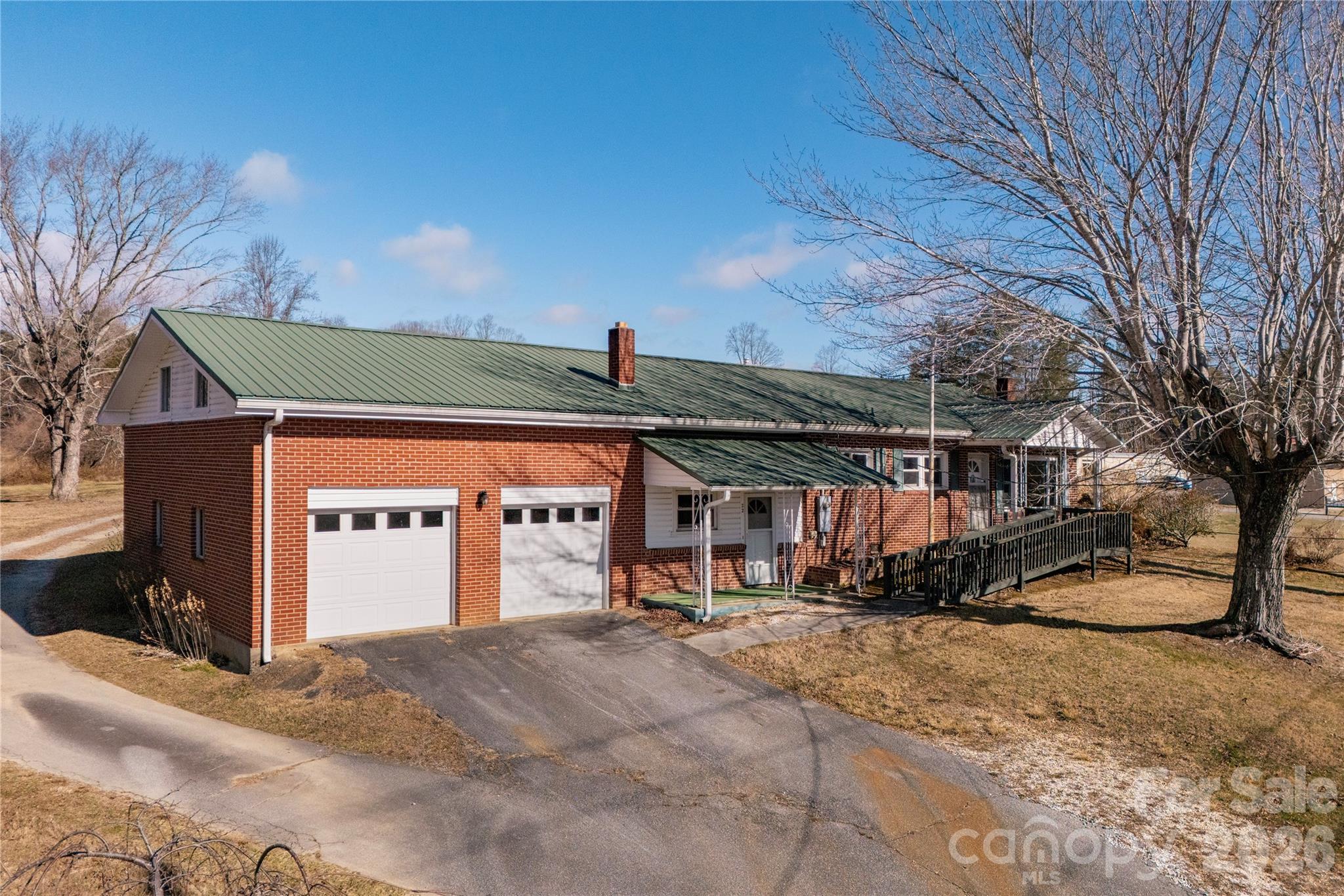 22 Madrid Lane — Hendersonville