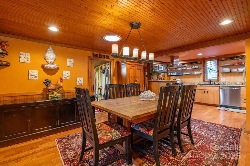 949/951 Watauga River Road — Sugar Grove