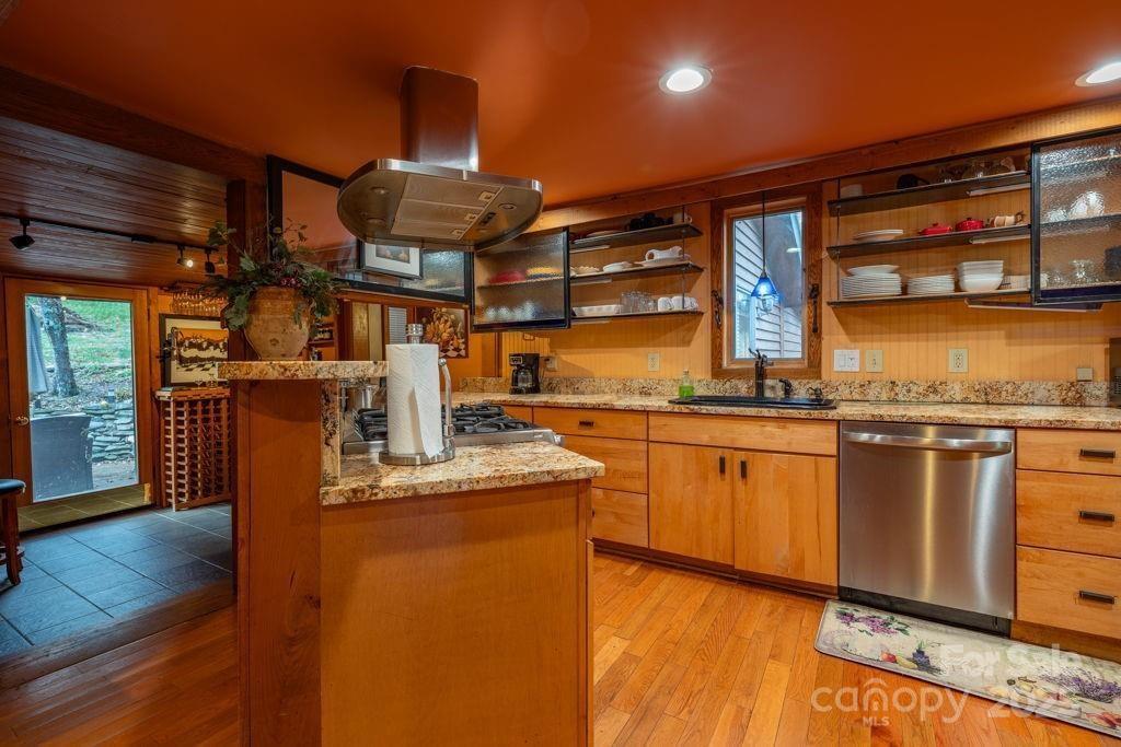 949/951 Watauga River Road — Sugar Grove