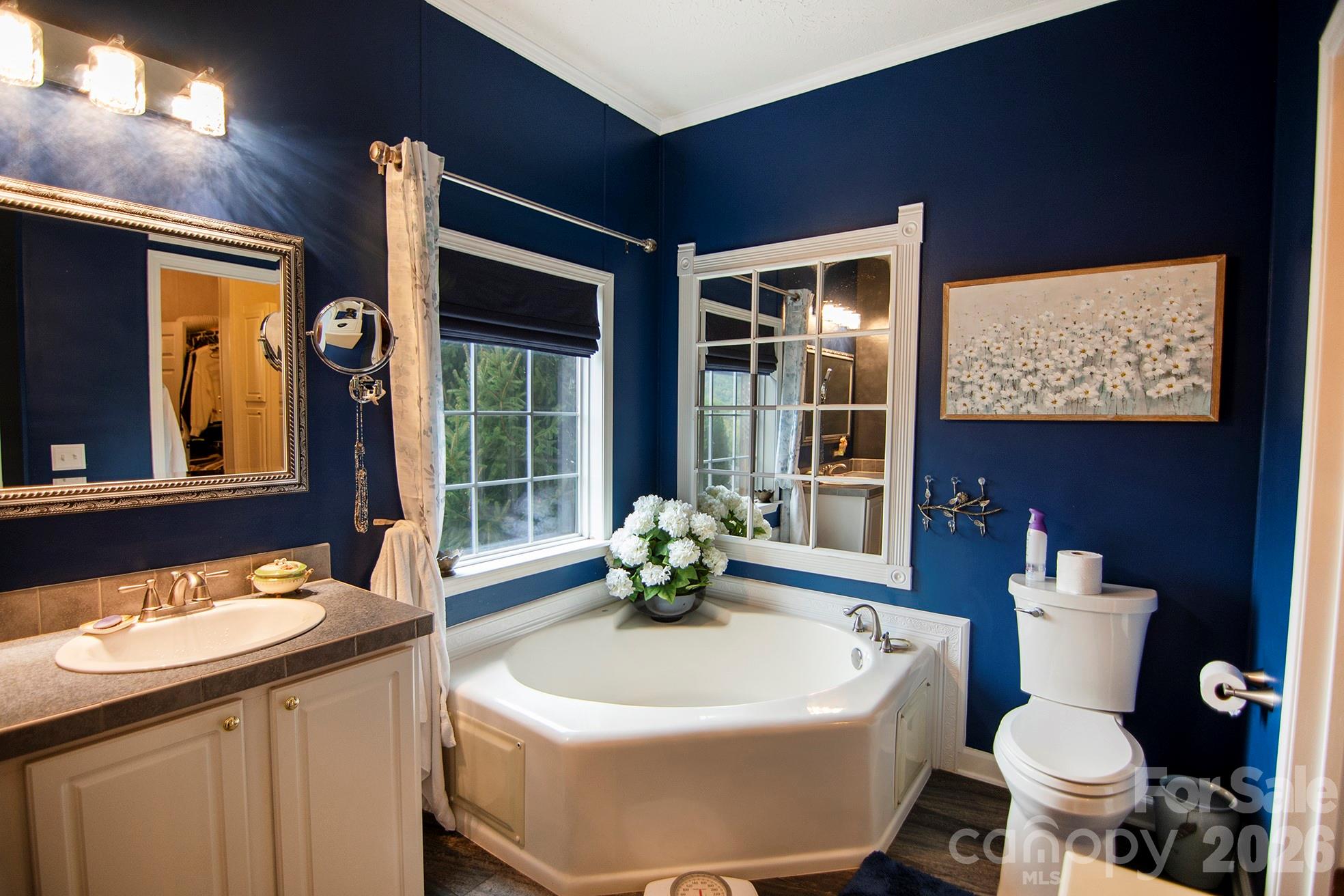 304 Golden Aster Road — Swannanoa