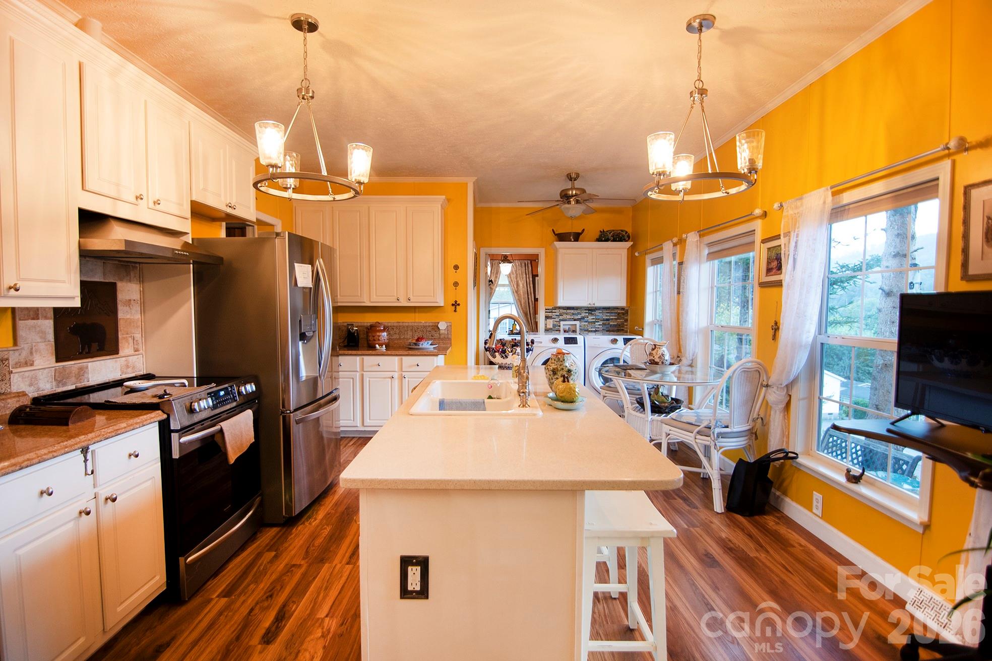 304 Golden Aster Road — Swannanoa