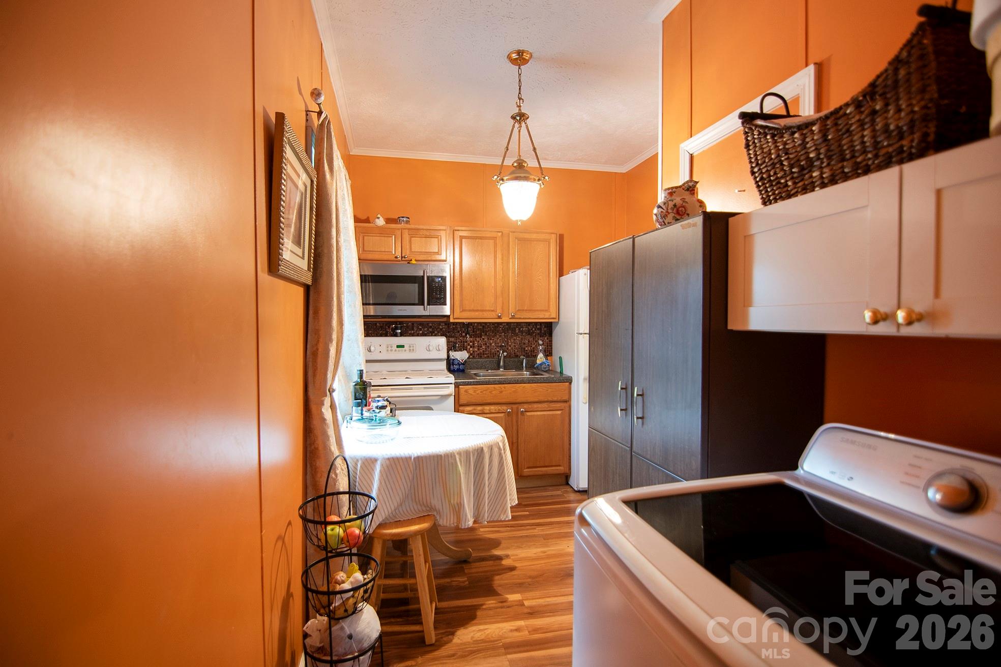 304 Golden Aster Road — Swannanoa