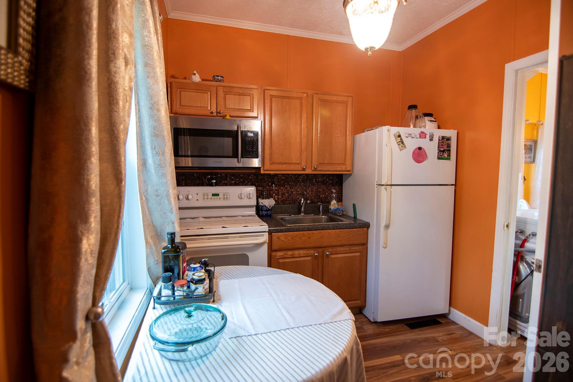 304 Golden Aster Road — Swannanoa