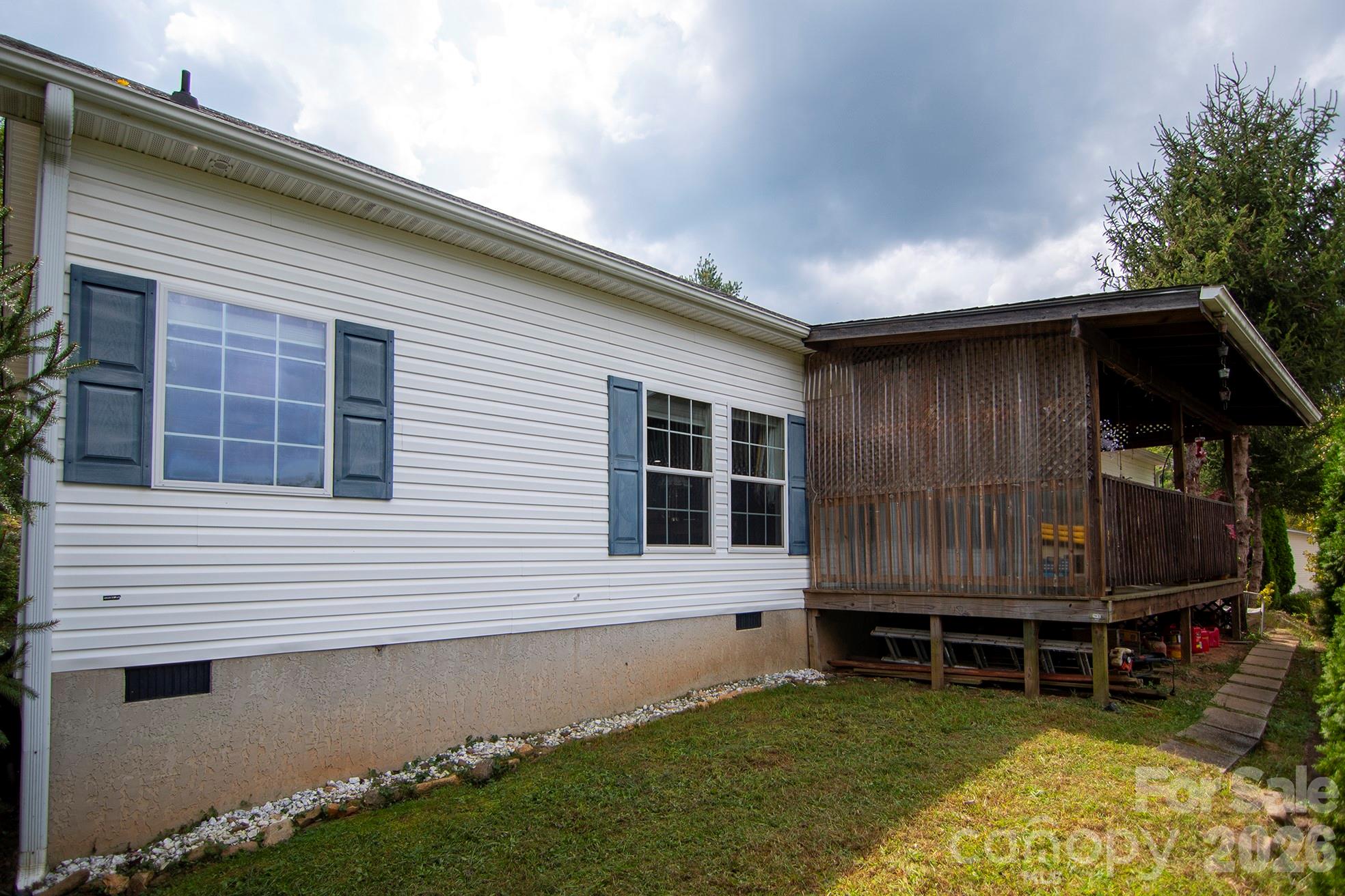 304 Golden Aster Road — Swannanoa