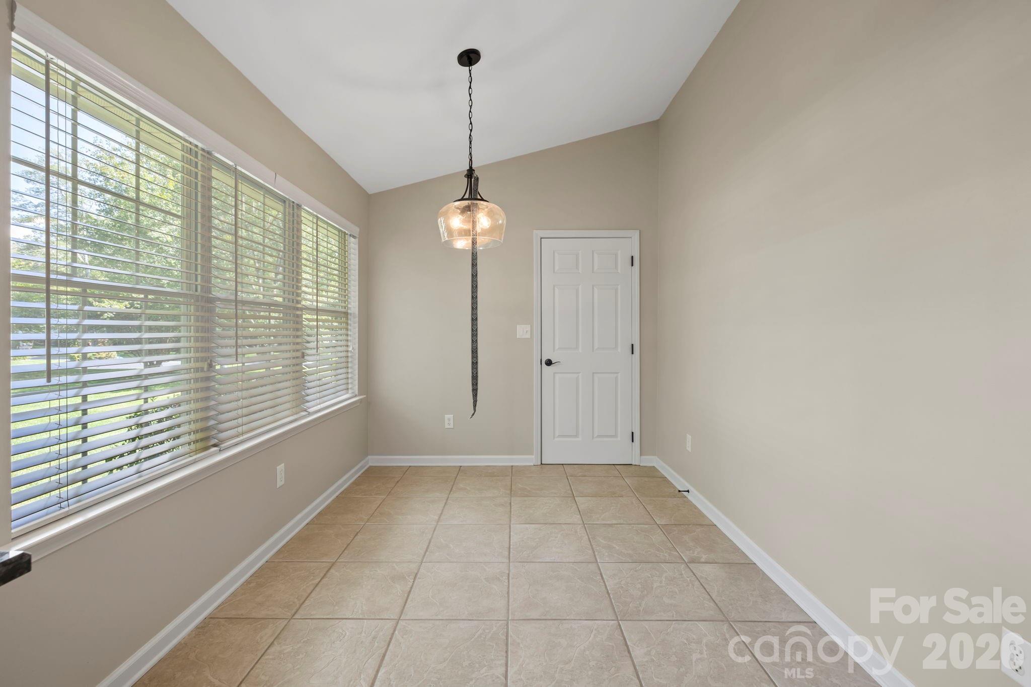 241 Fairway View Drive — Etowah