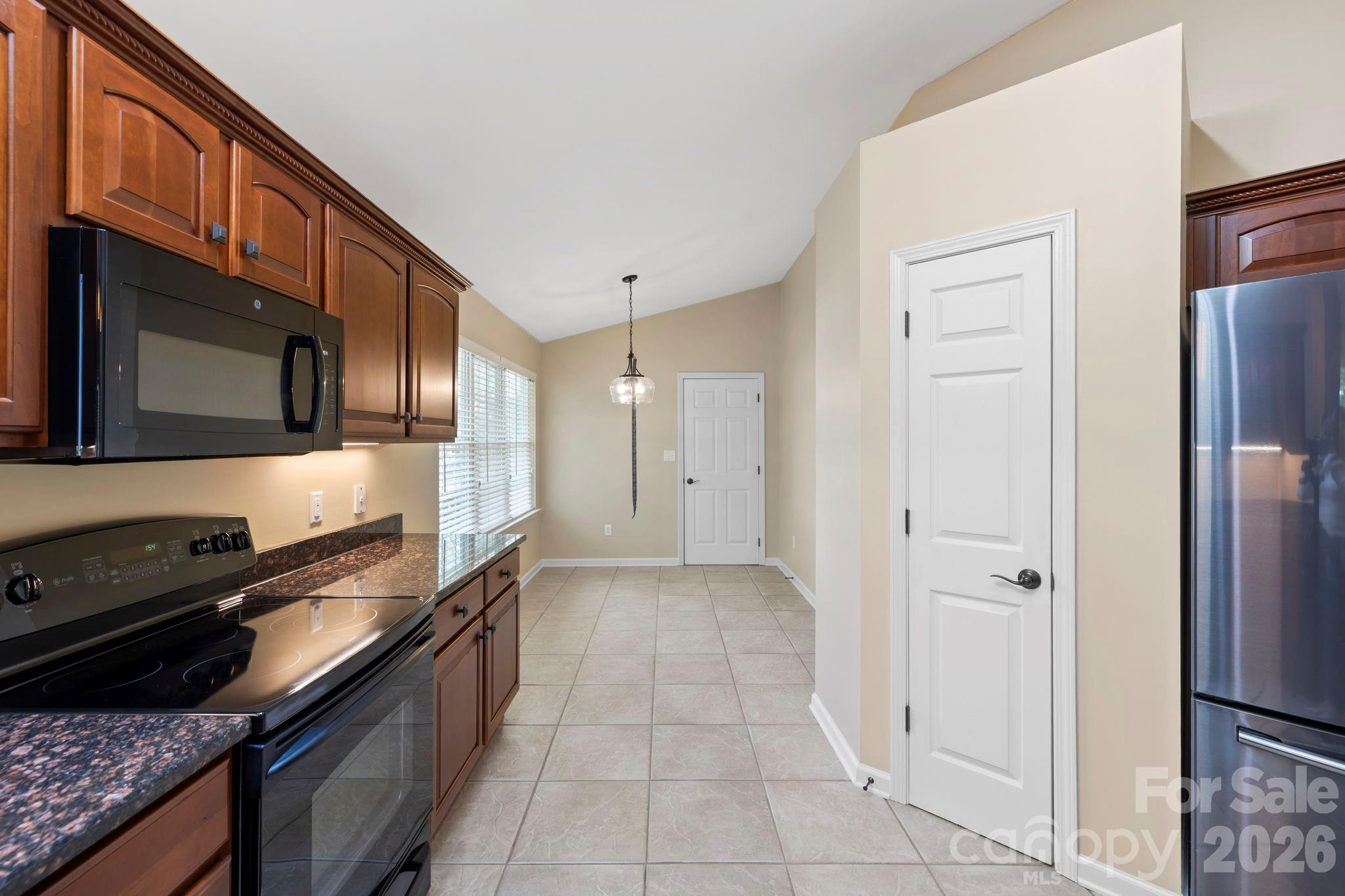 241 Fairway View Drive — Etowah