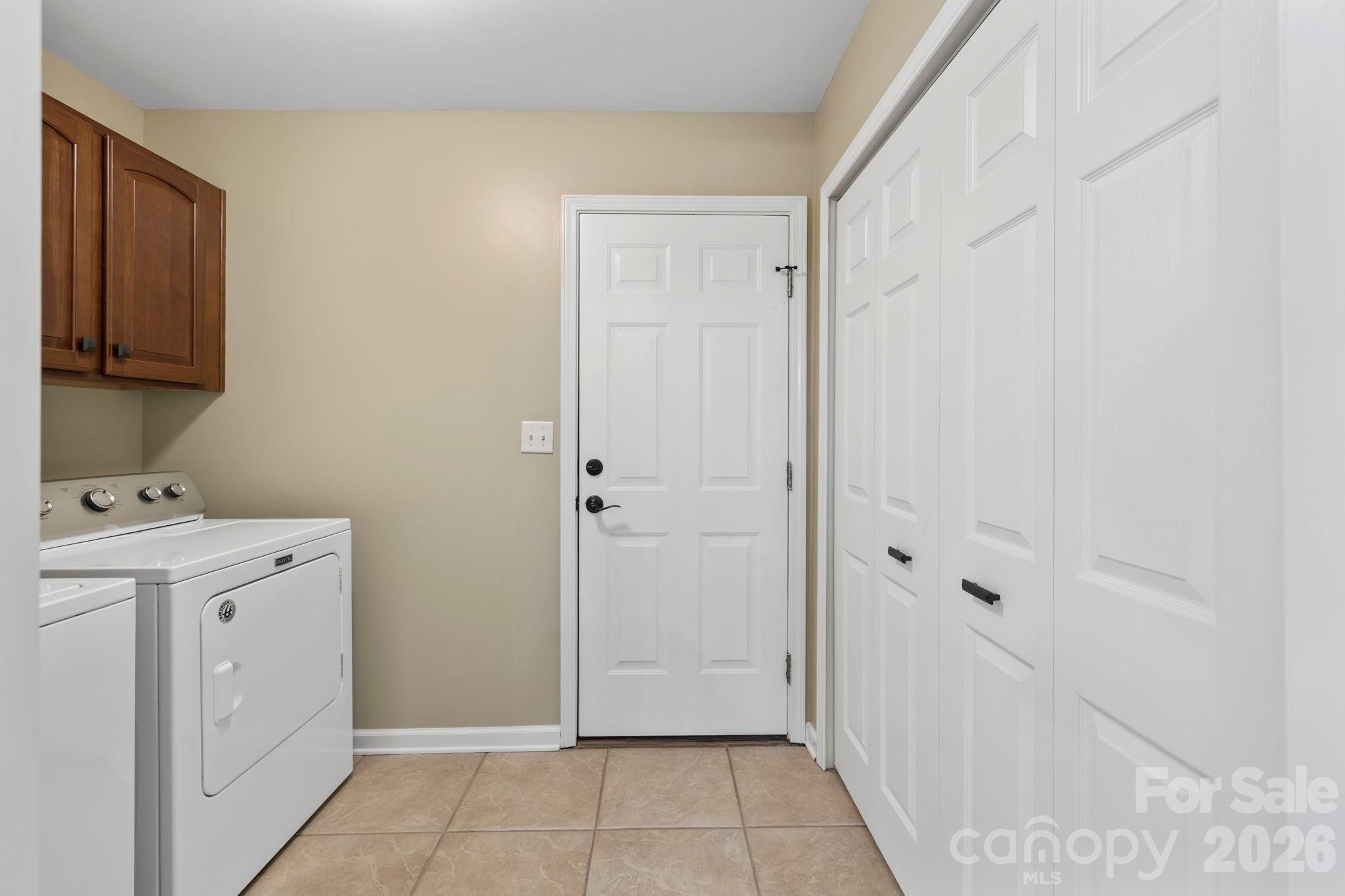241 Fairway View Drive — Etowah