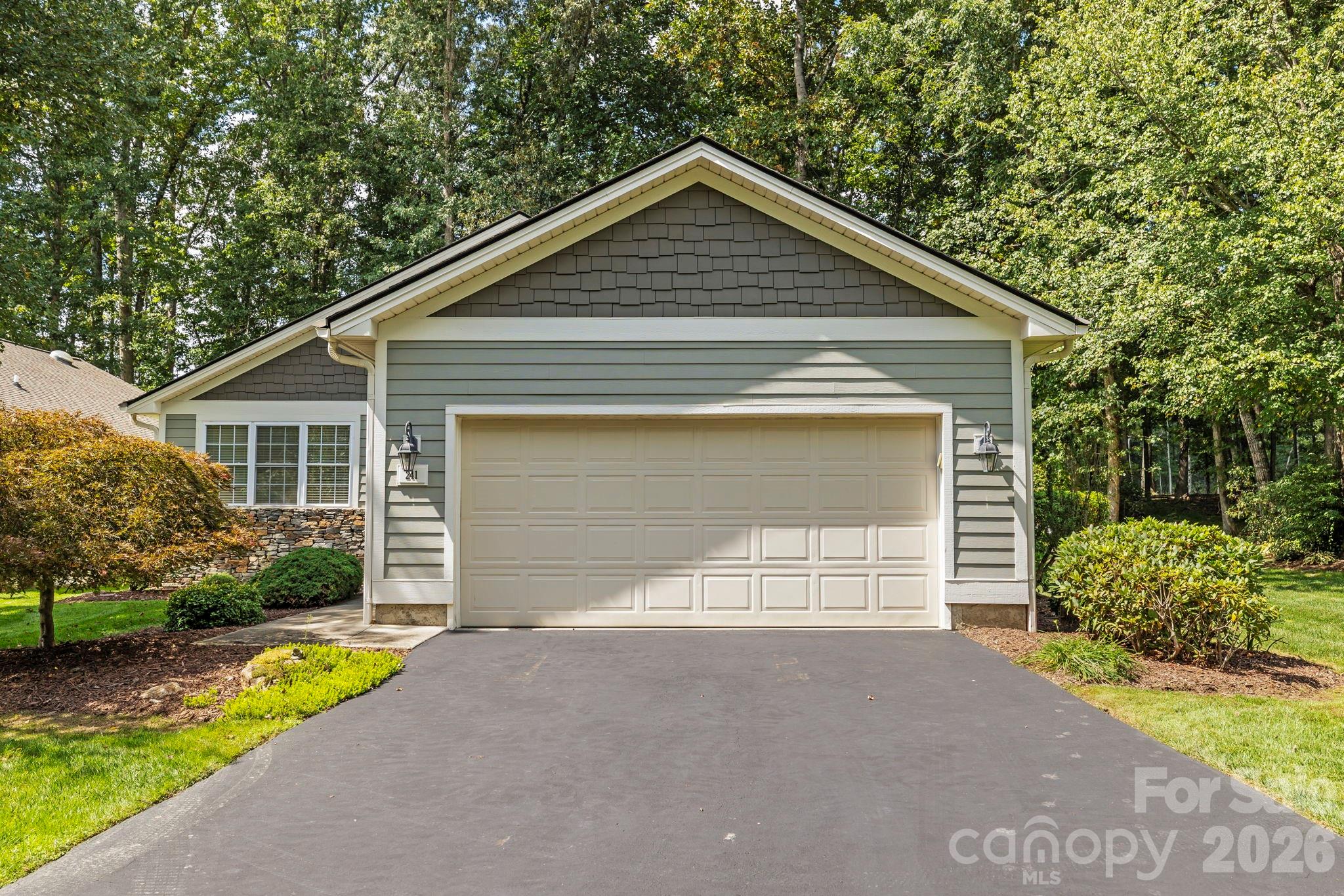 241 Fairway View Drive — Etowah
