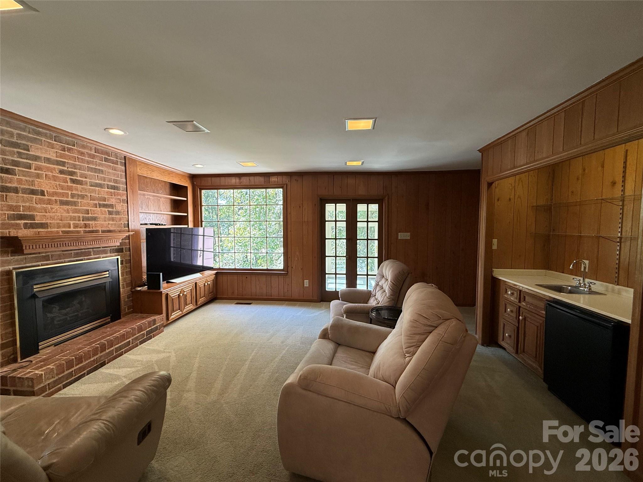 1437 Westmoreland Drive — Lancaster
