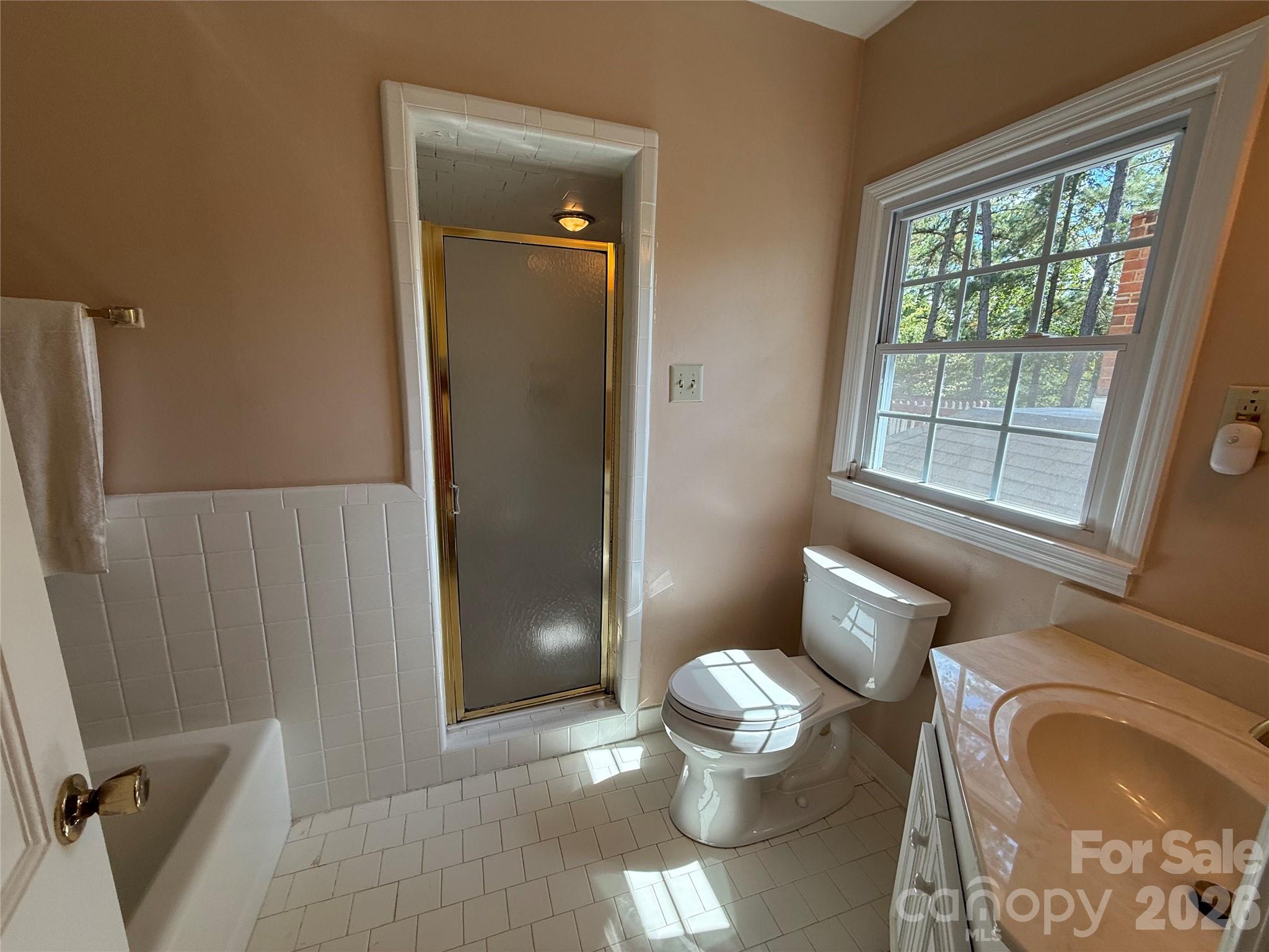 1437 Westmoreland Drive — Lancaster