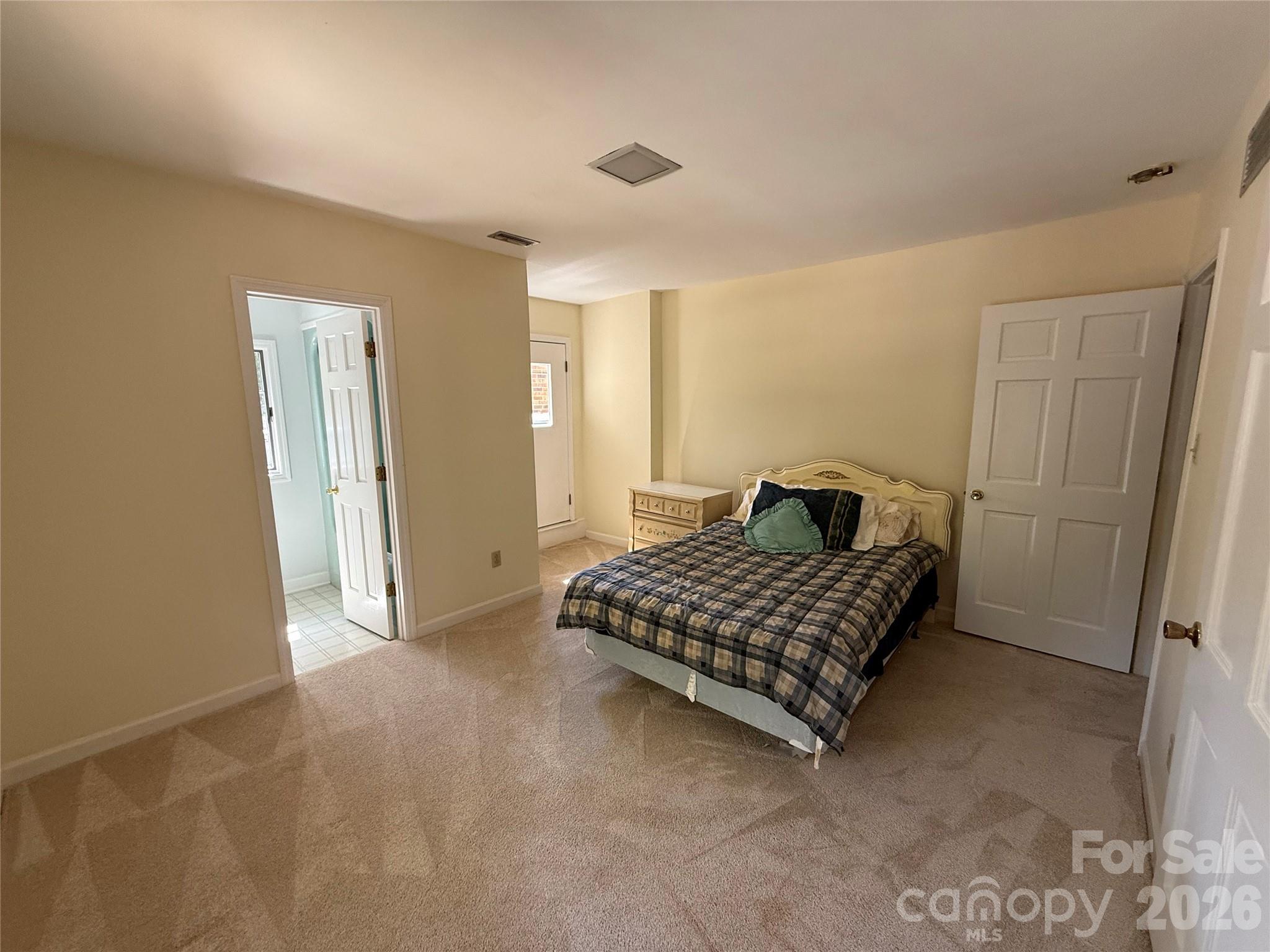 1437 Westmoreland Drive — Lancaster