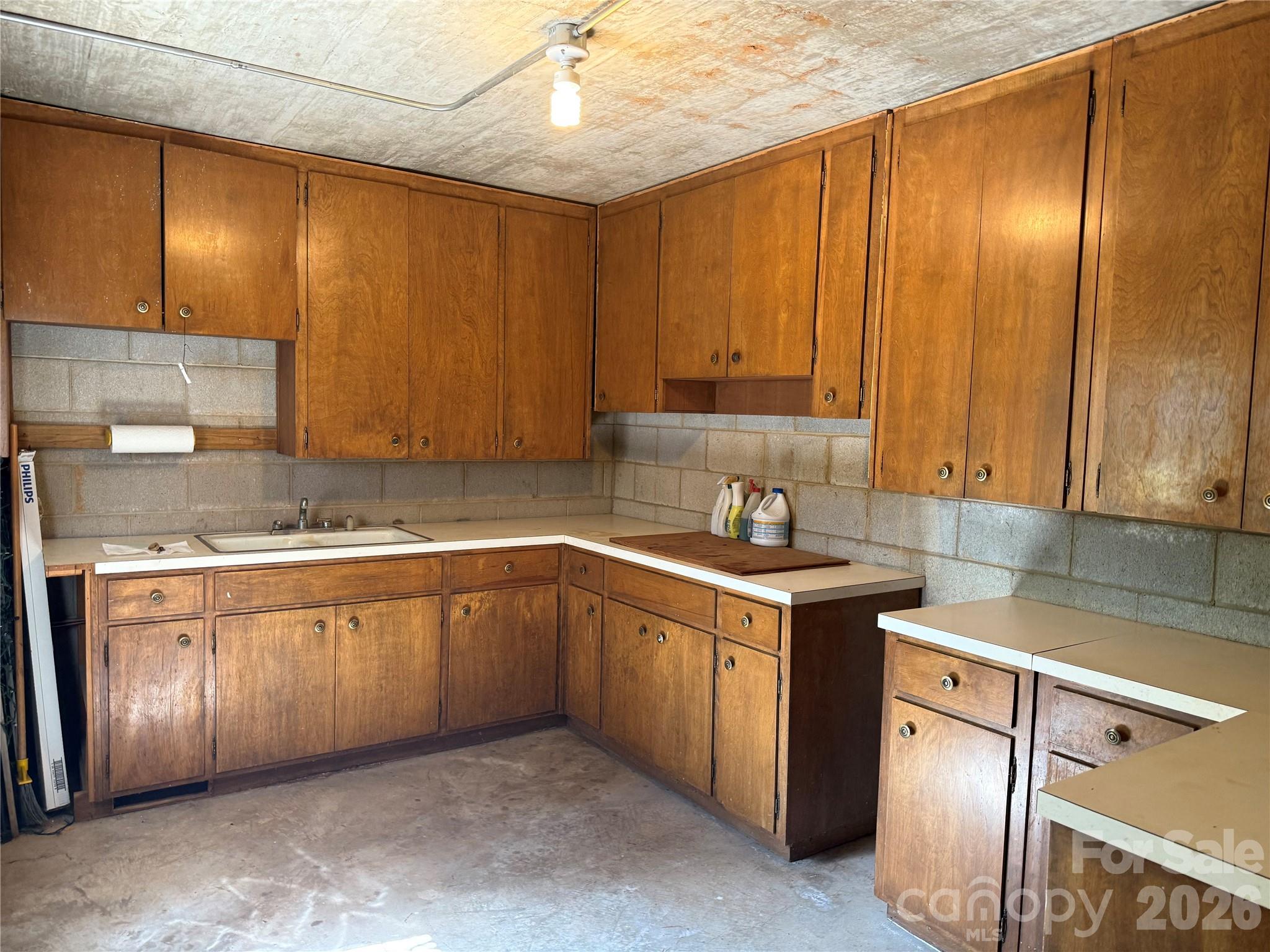 1437 Westmoreland Drive — Lancaster