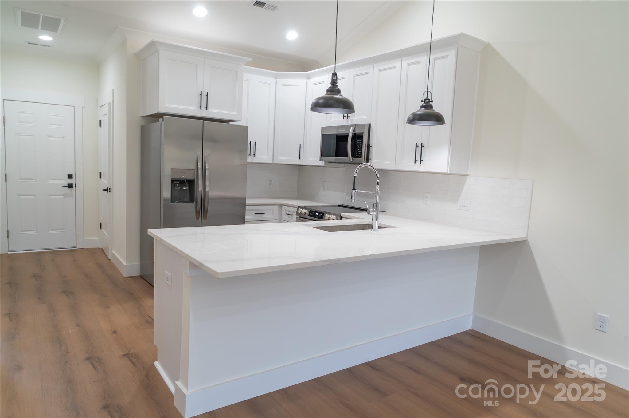 102 Ivy Court — Morganton