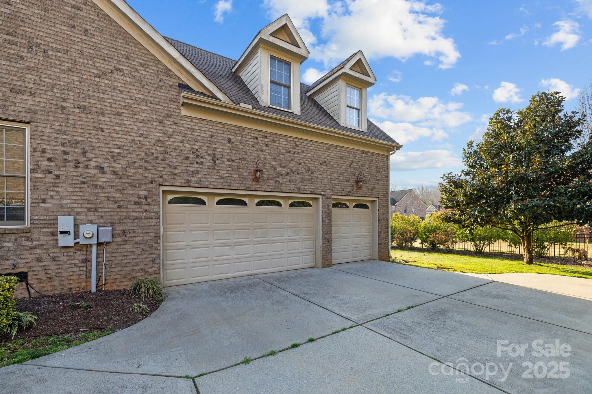 3907 Voltaire Drive — Monroe