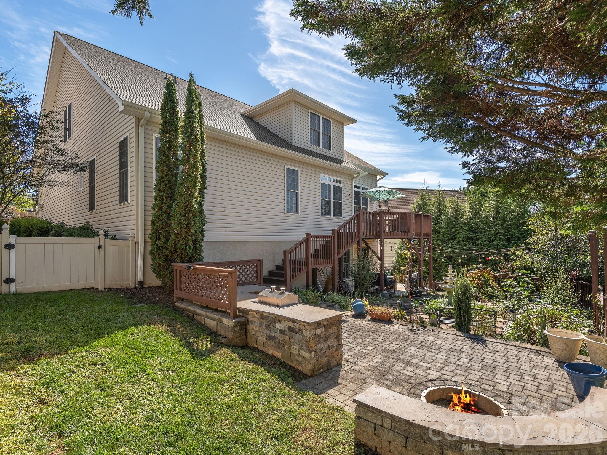 95 Driftstone Circle — Arden