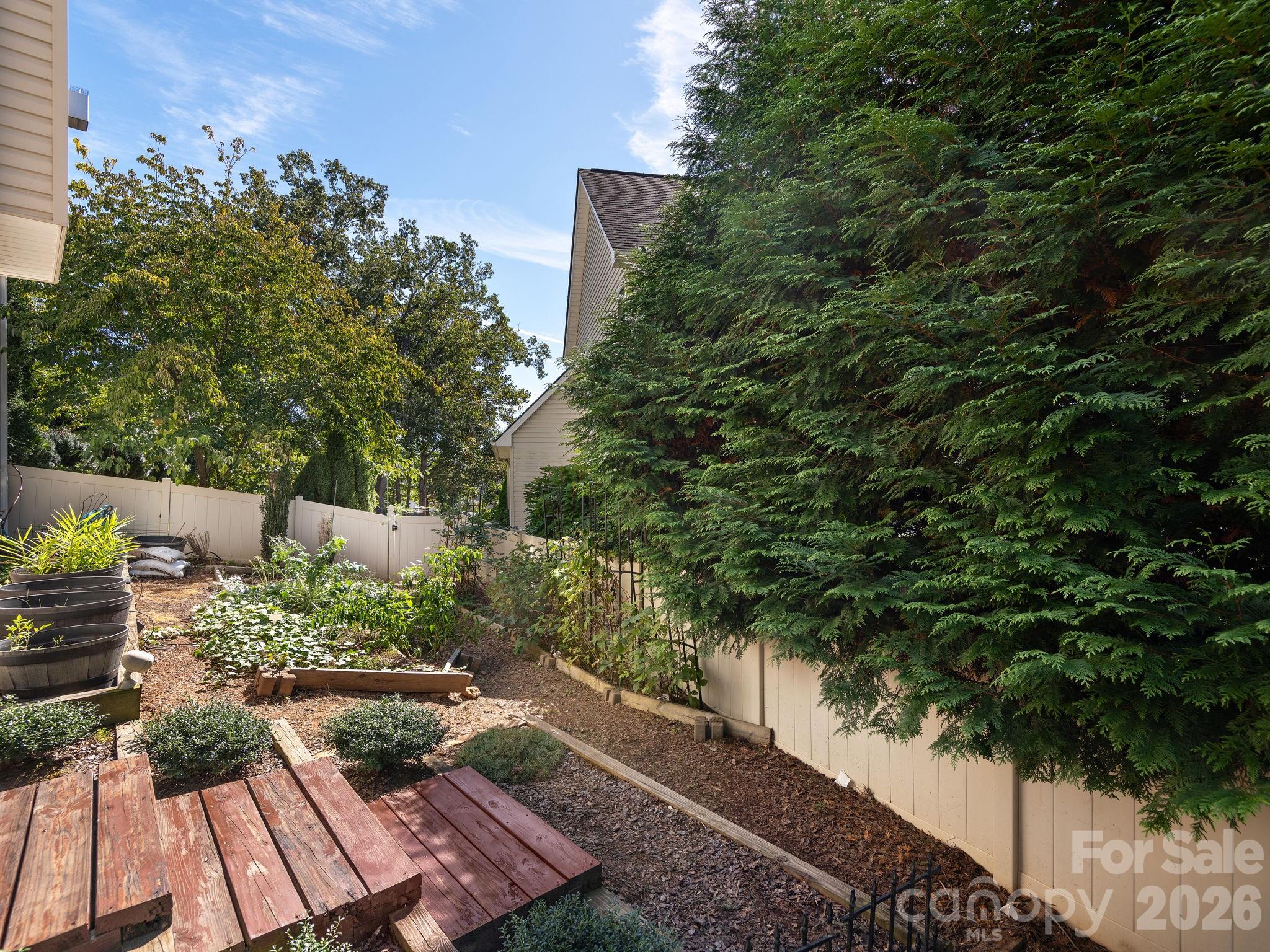 95 Driftstone Circle — Arden