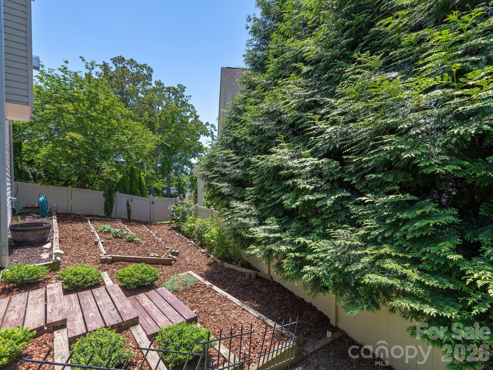 95 Driftstone Circle — Arden
