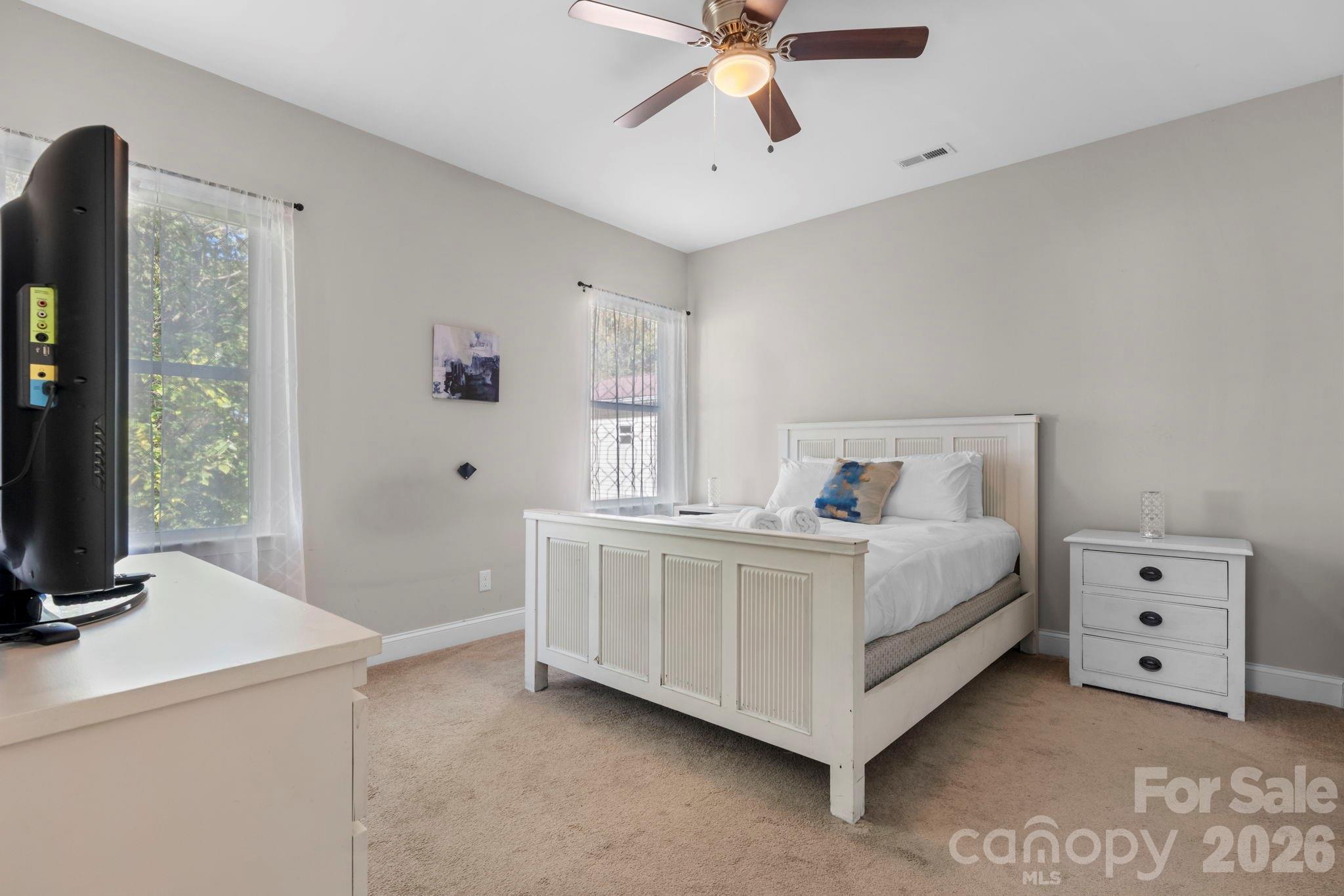 402 2nd Street SW — Hickory