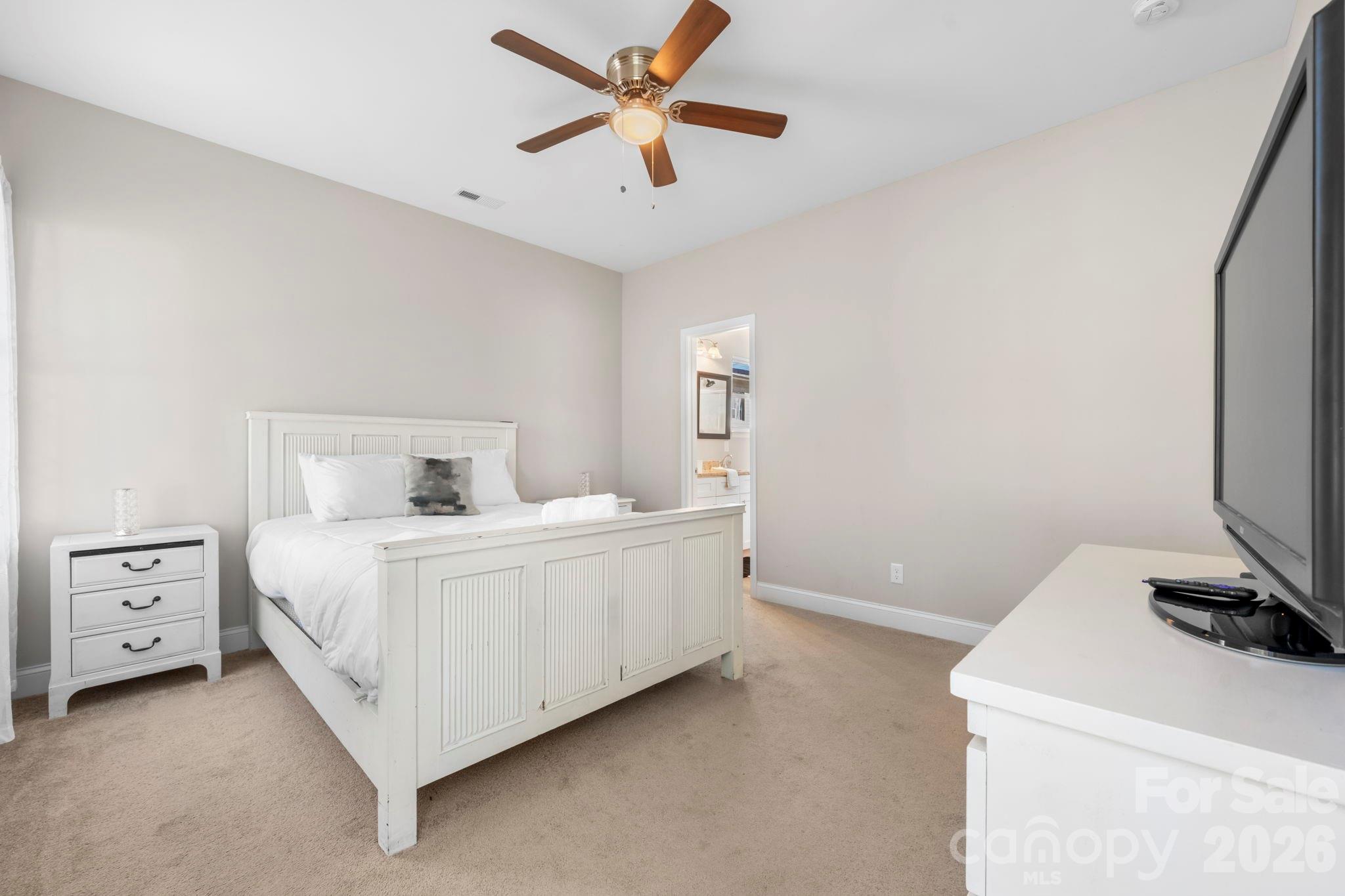402 2nd Street SW — Hickory