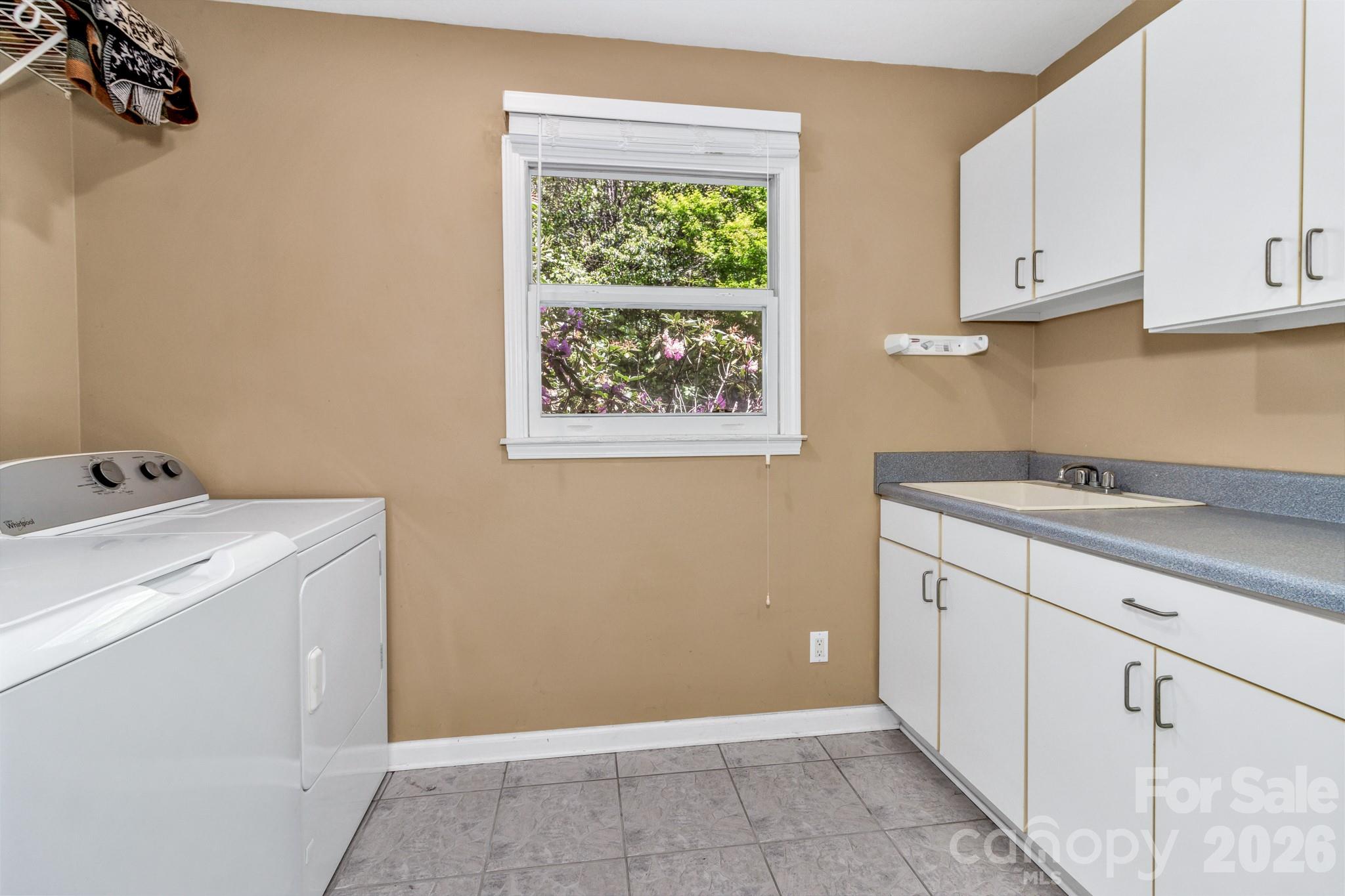 125 Winding Ridge Road — Fairview