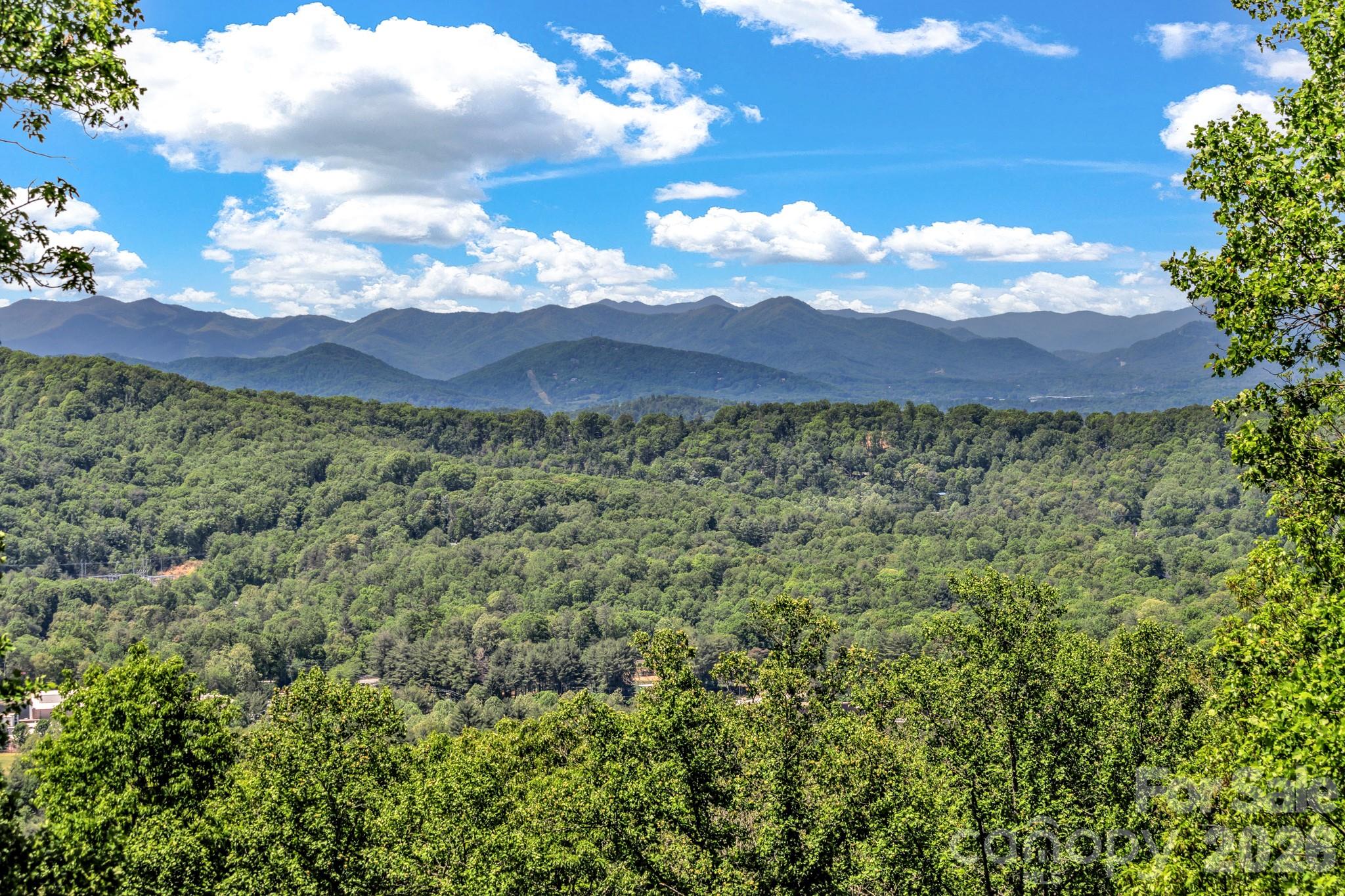125 Winding Ridge Road — Fairview