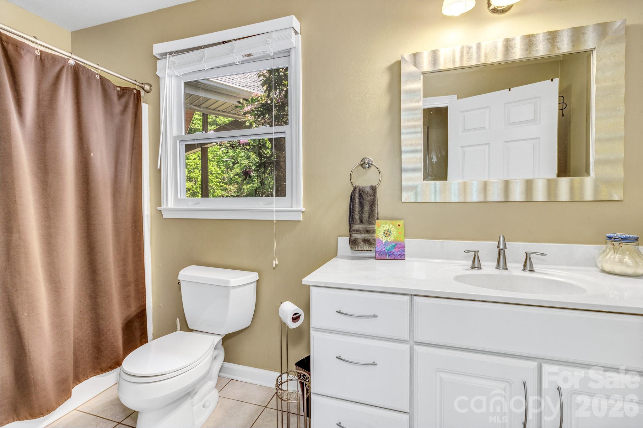 125 Winding Ridge Road — Fairview