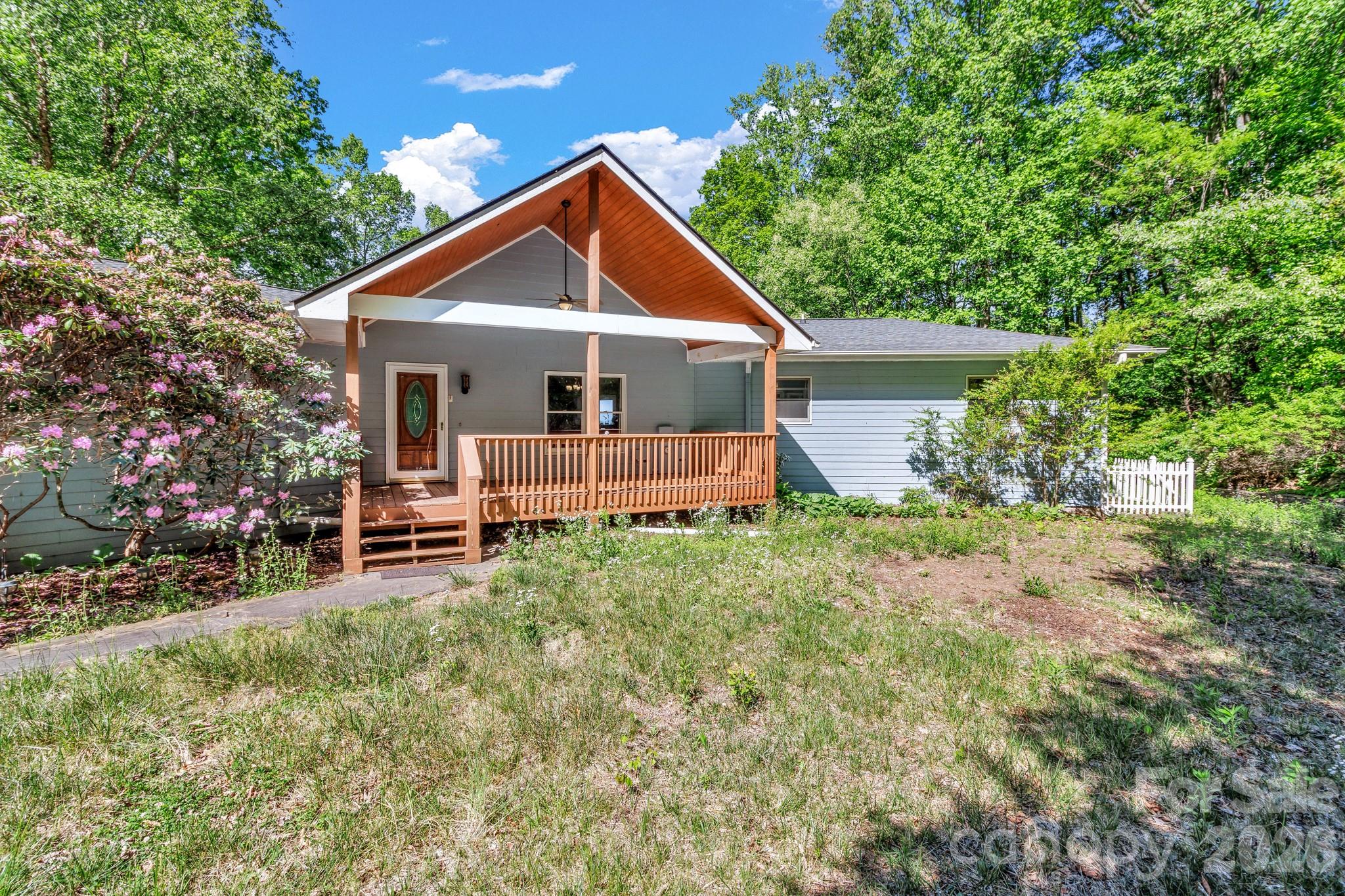 125 Winding Ridge Road — Fairview